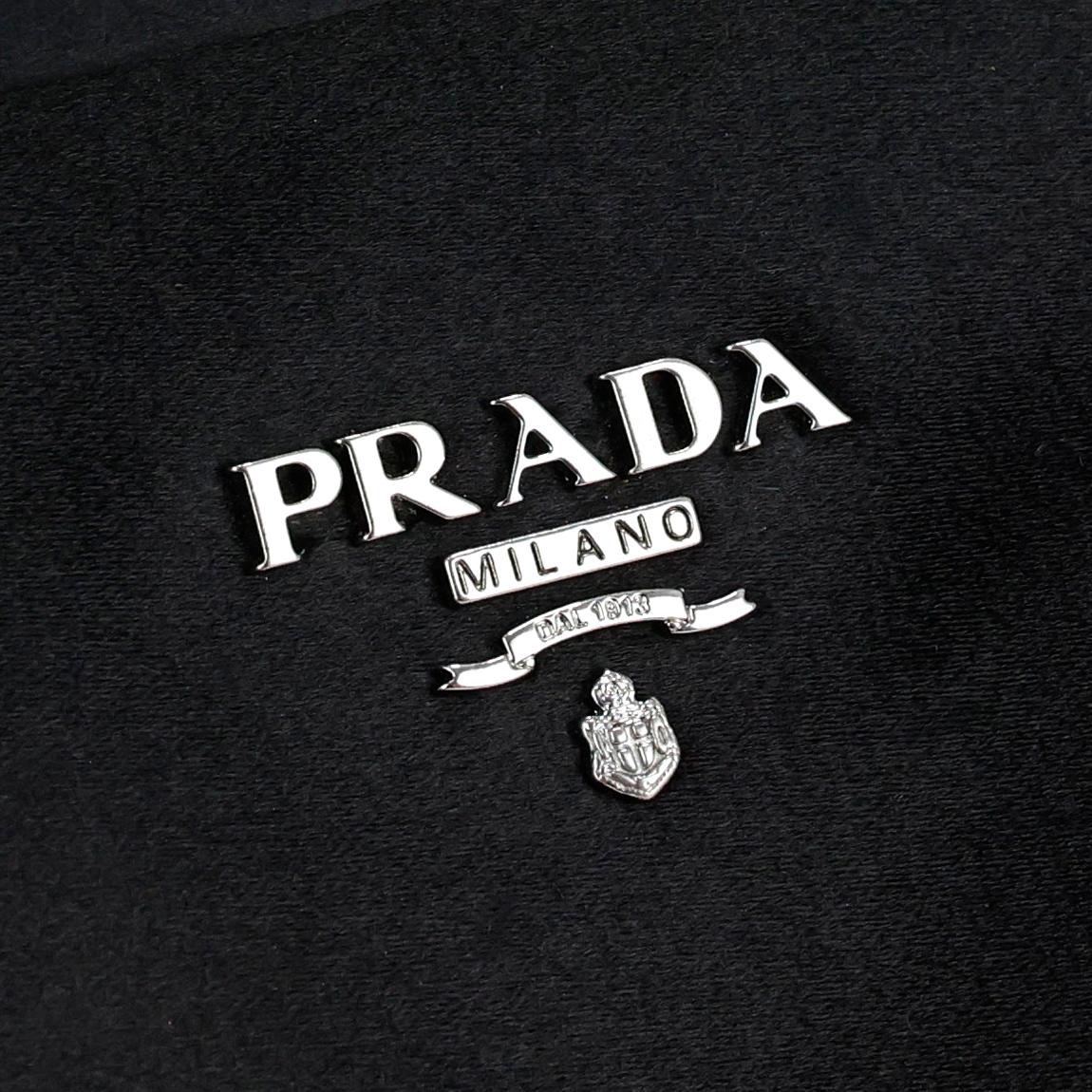 Sac Prada avec anse en cristal en soie Bon état - En vente à Bressanone, IT
