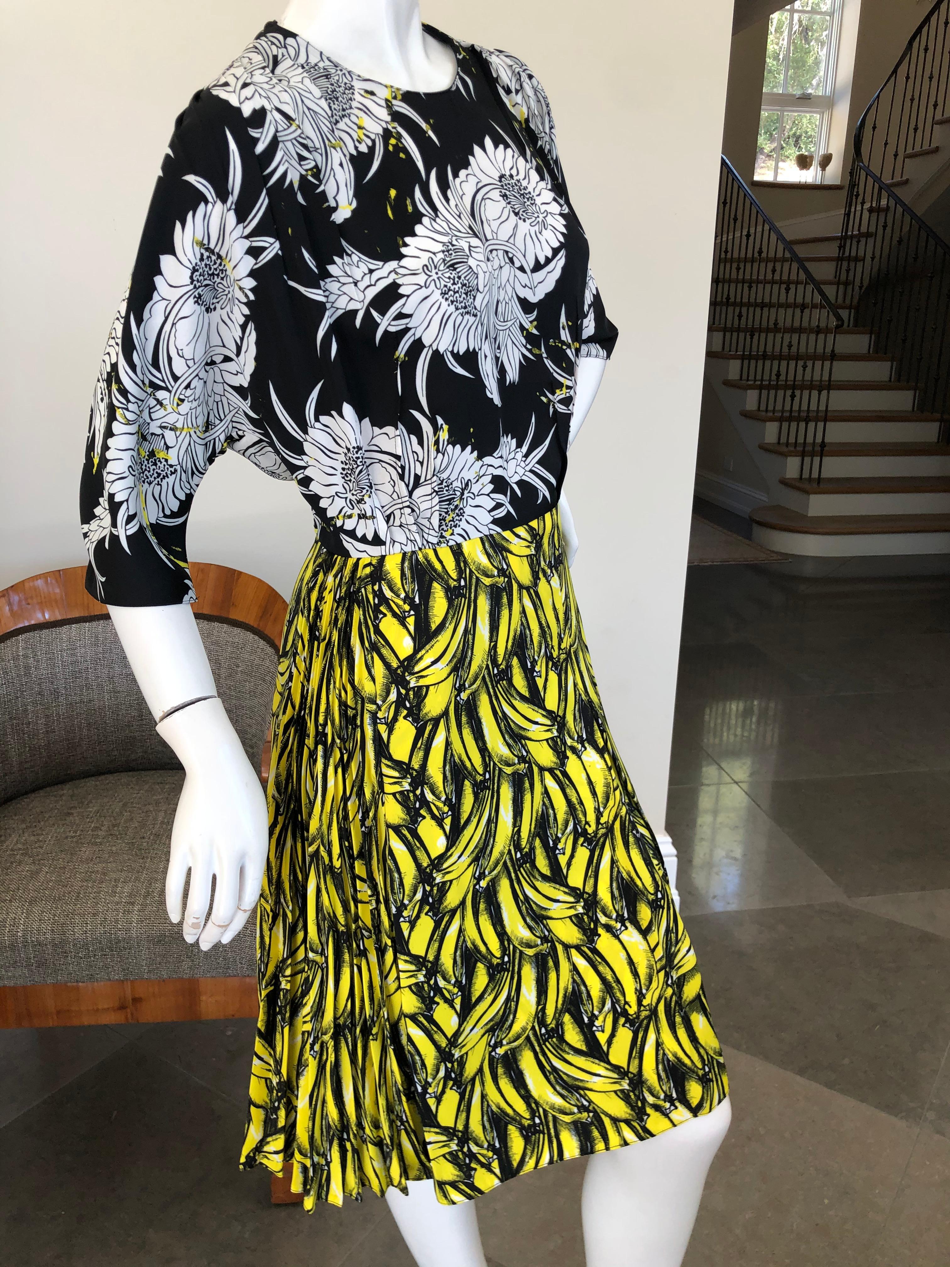 Prada Banana and Dahlia Print Dress with Pleated Accents A/W 2018 In Excellent Condition For Sale In Cloverdale, CA