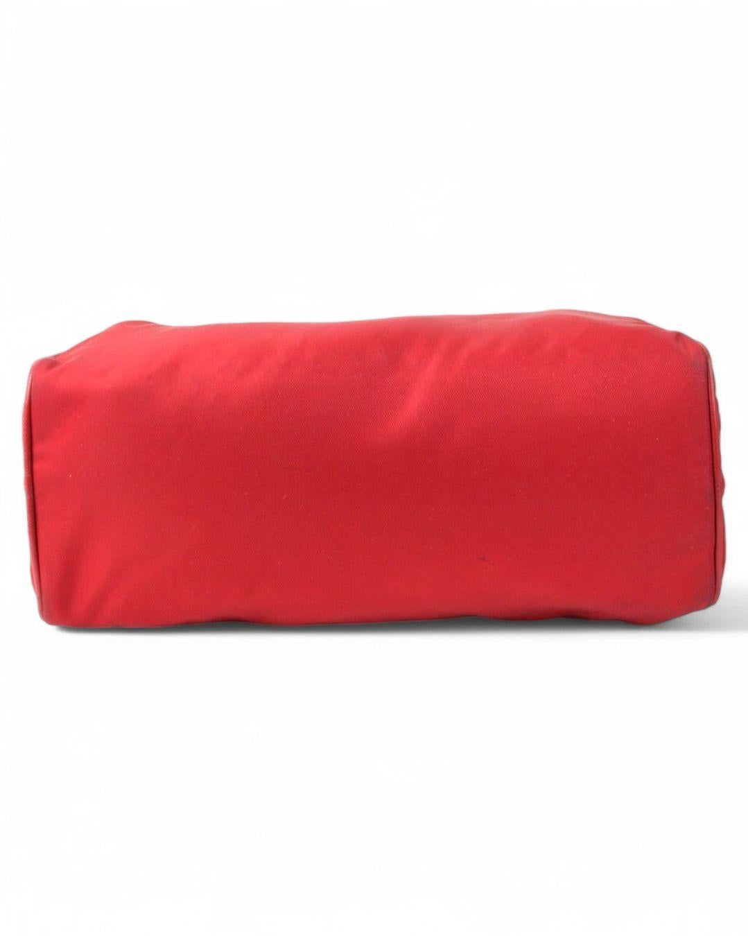 Prada Bassotto MM Nylon Rosso In condizioni buone in vendita a Torre Del Greco, IT
