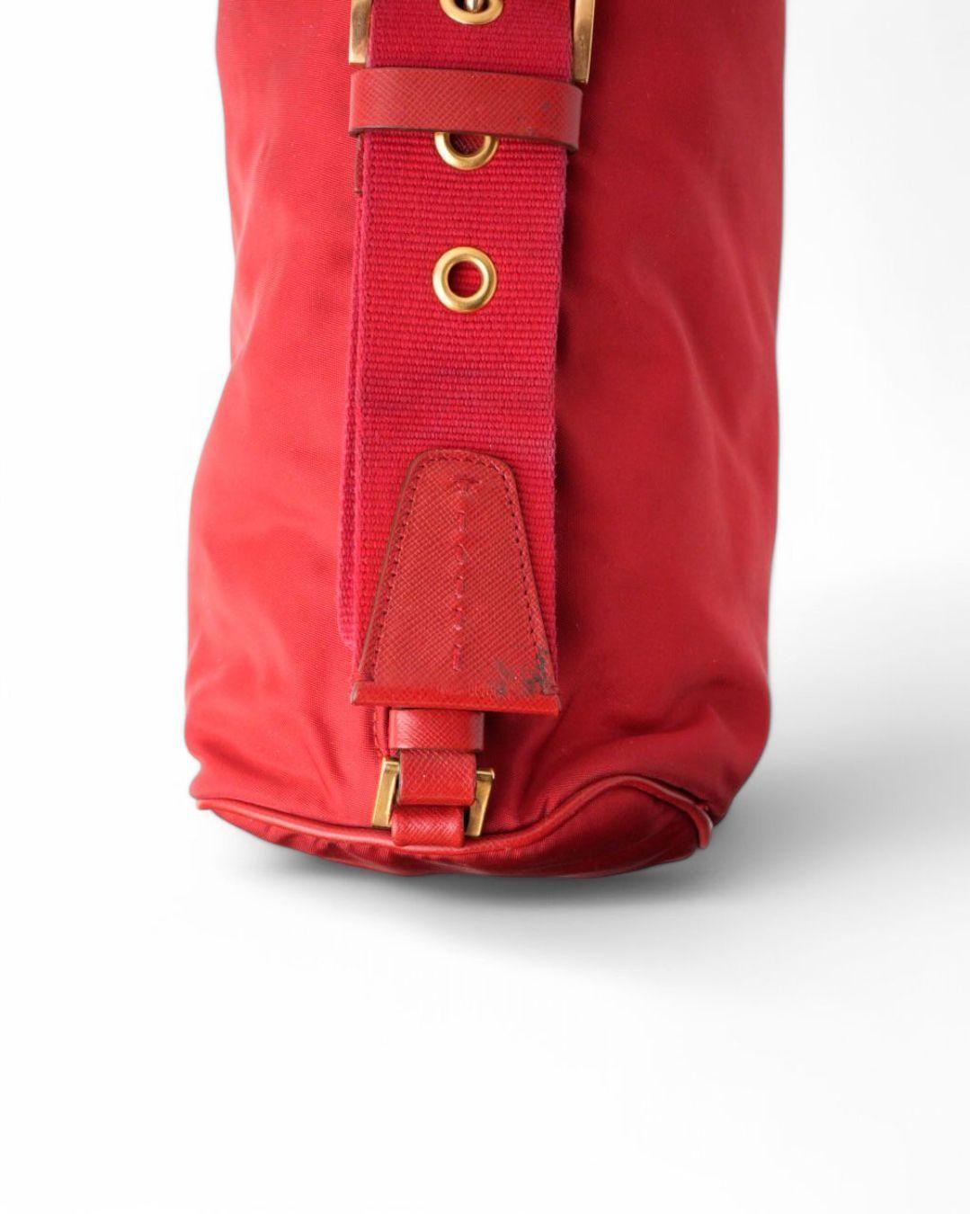 Prada Bassotto MM Nylon Rosso in vendita 2