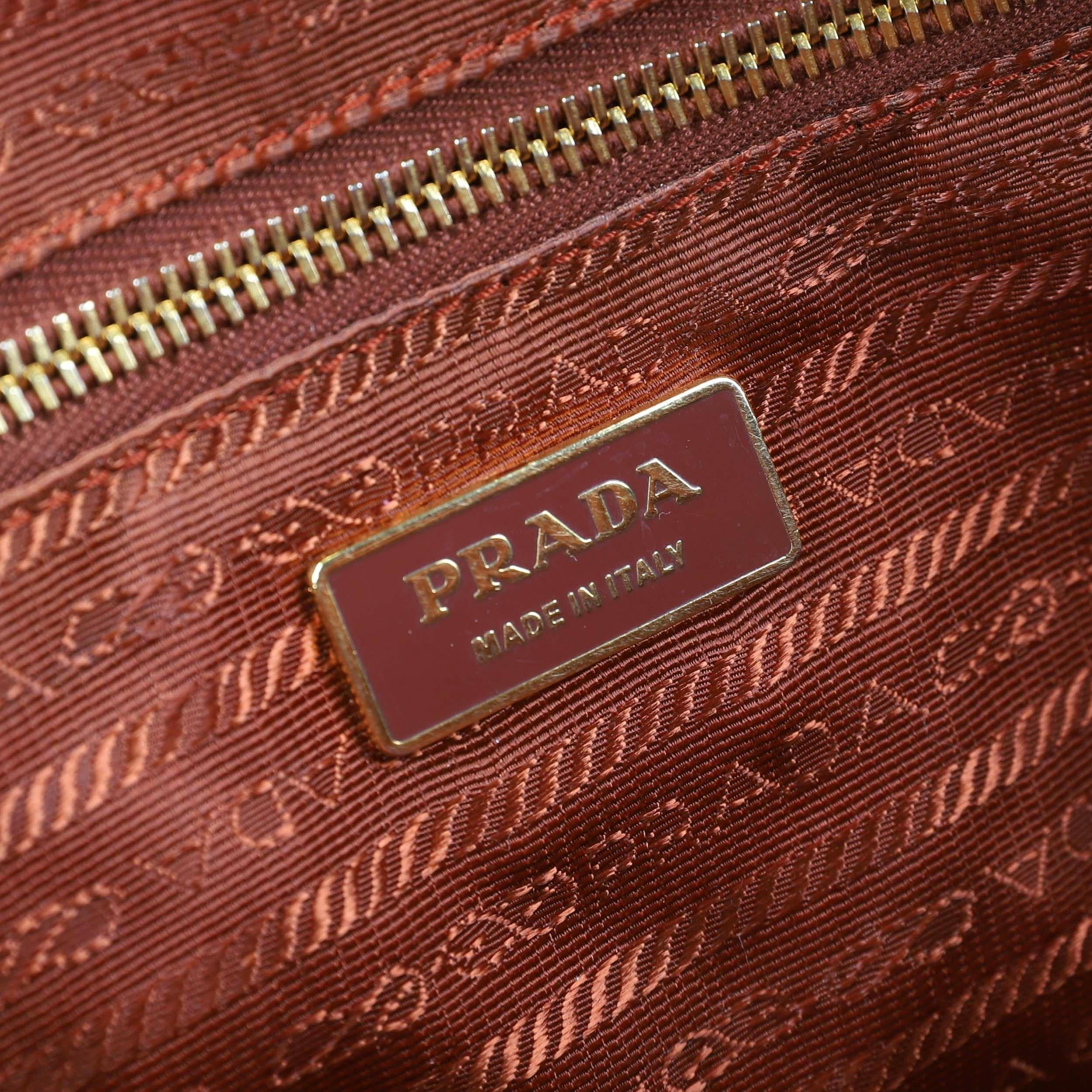 Prada Bauletto Leather handbag In Excellent Condition For Sale In Rīga, LV