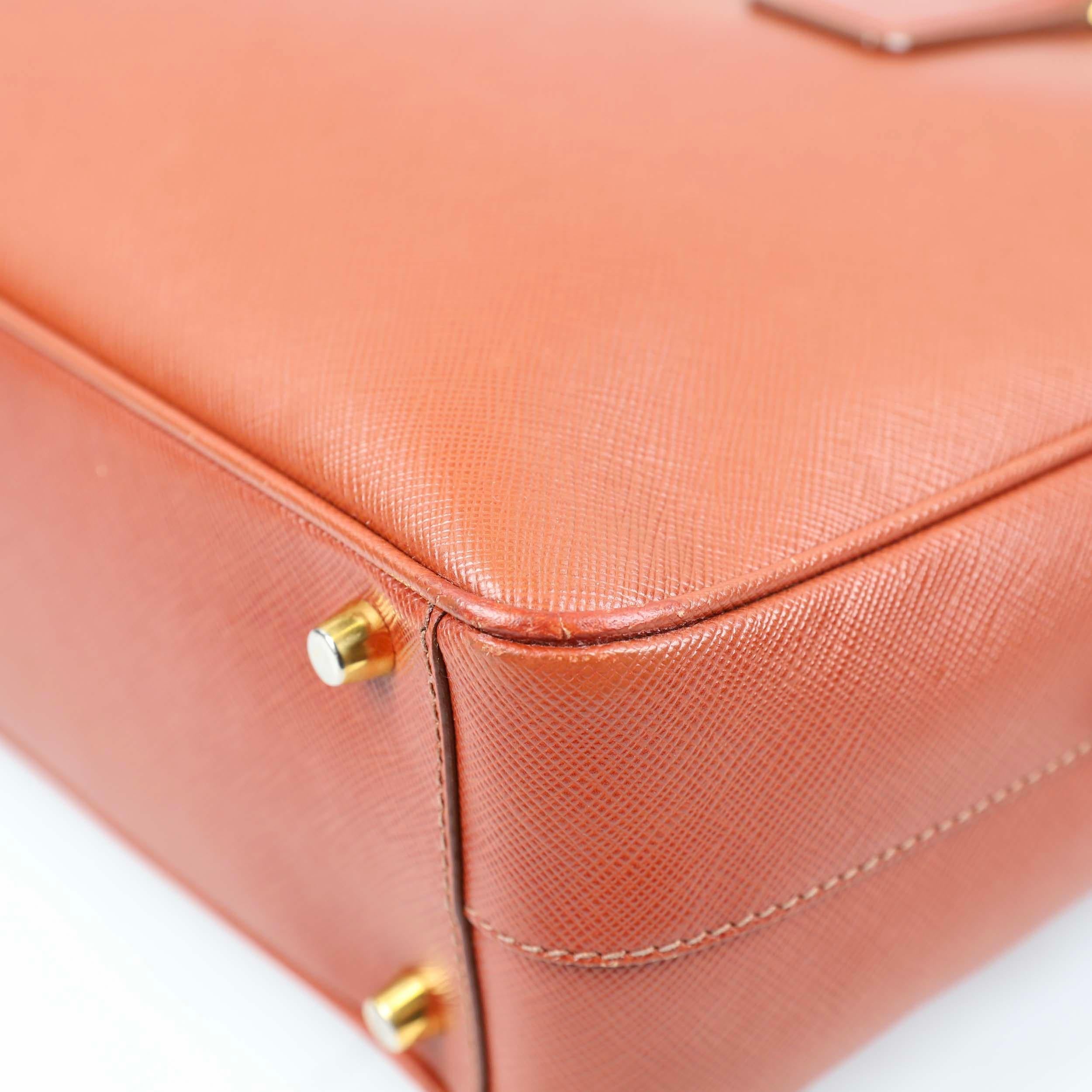 Prada Bauletto Leather handbag For Sale 2