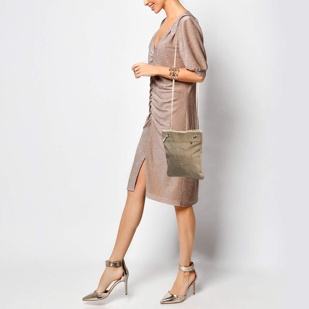 Express your personal style with this high end crossbody bag. Crafted from quality materials  it has been added with fine details and is finished perfectly. It features a well sized interior.
