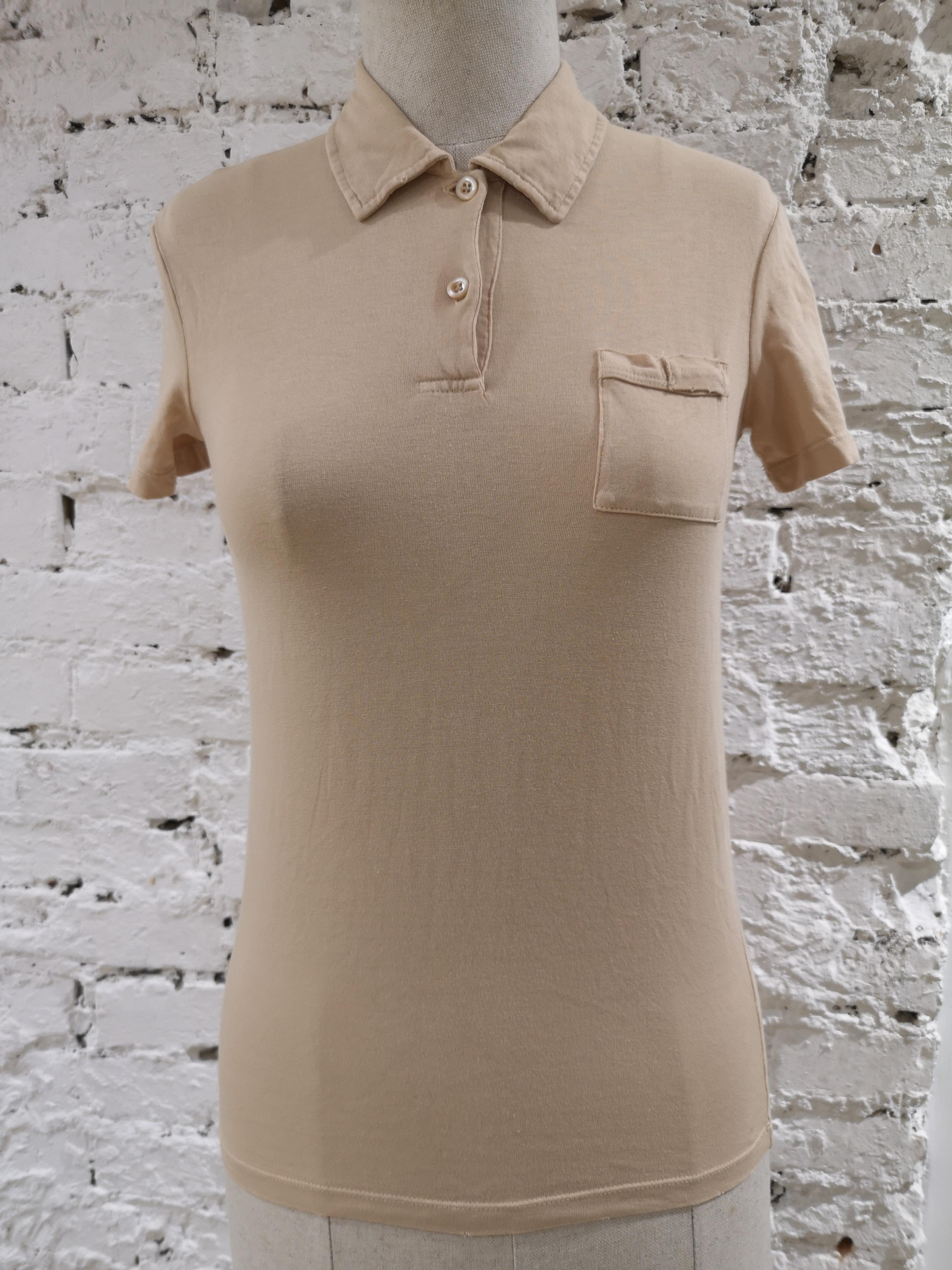Prada beige cotton t-shirt
totally made in italy in size 40