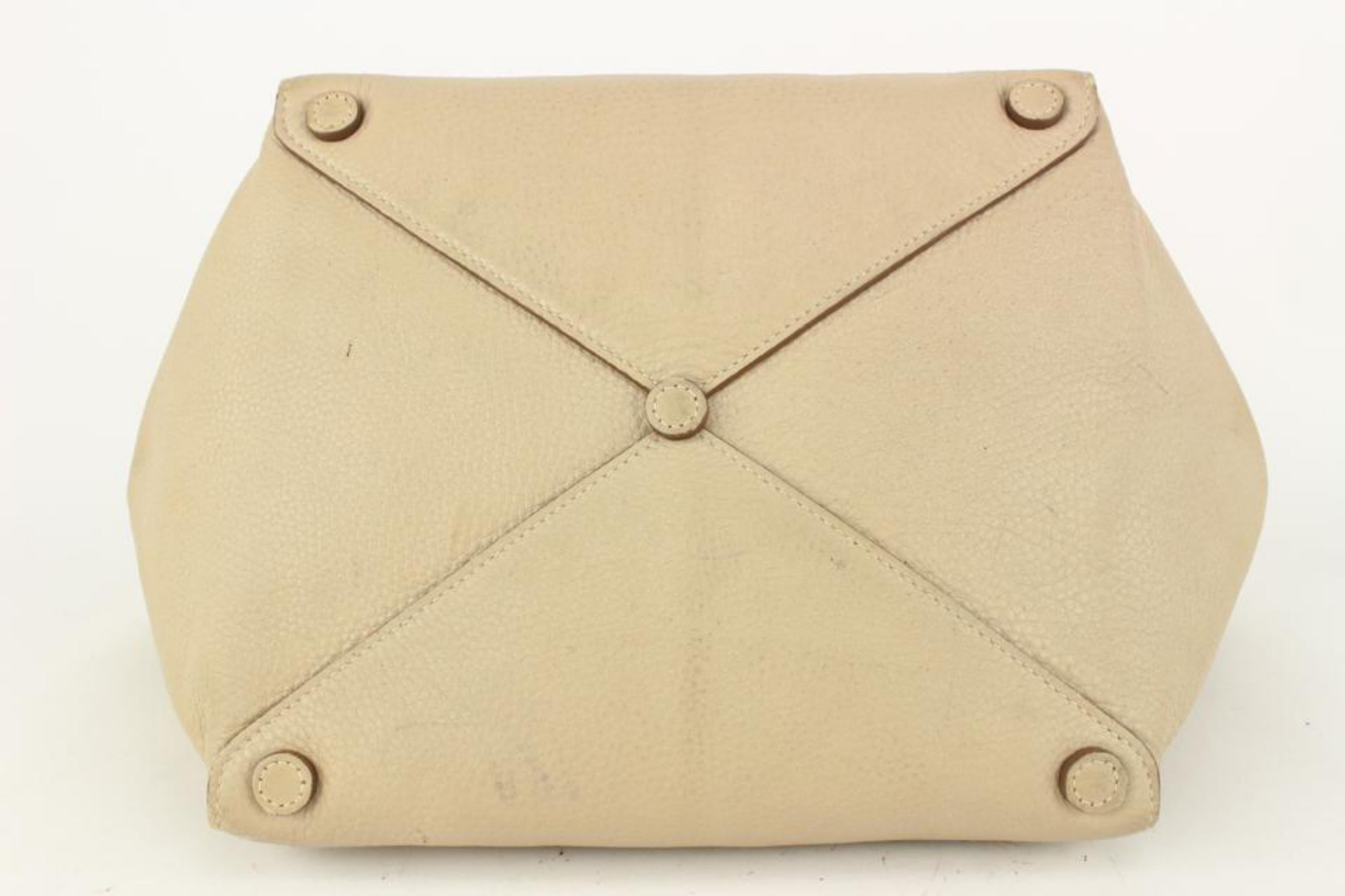 Prada Beige Daino Vitello Leather Shopper Tote Bag 1PR617a In Good Condition For Sale In Dix hills, NY