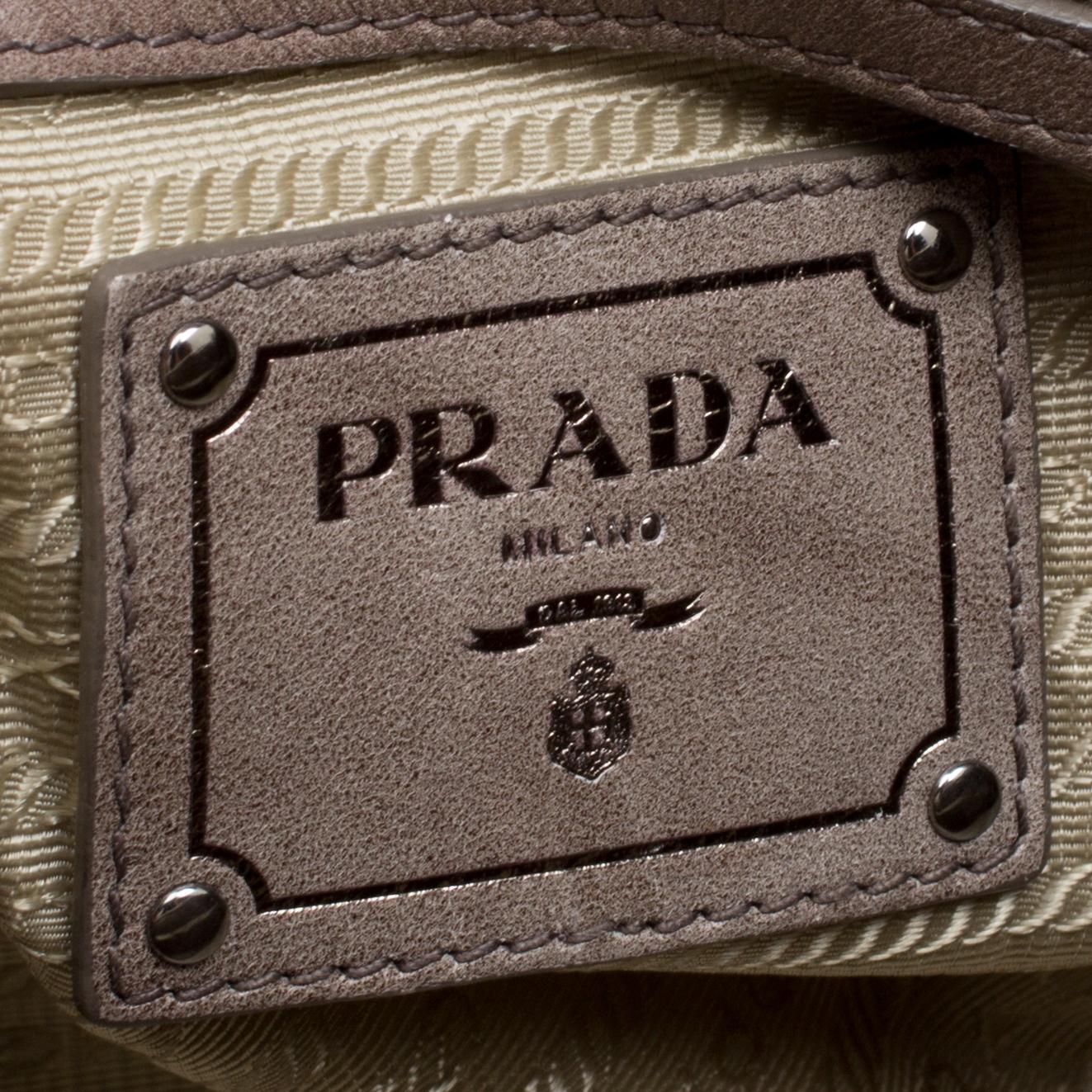prada inside tag