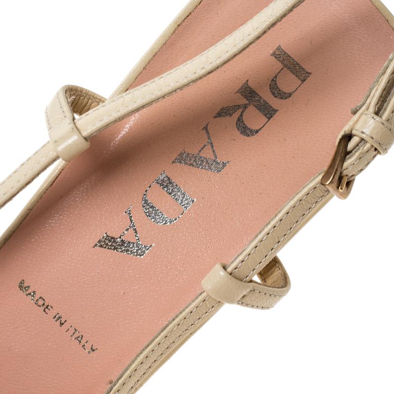 Prada Sandalias de encaje y raso beige con puntera puntiaguda talla 36.5 1