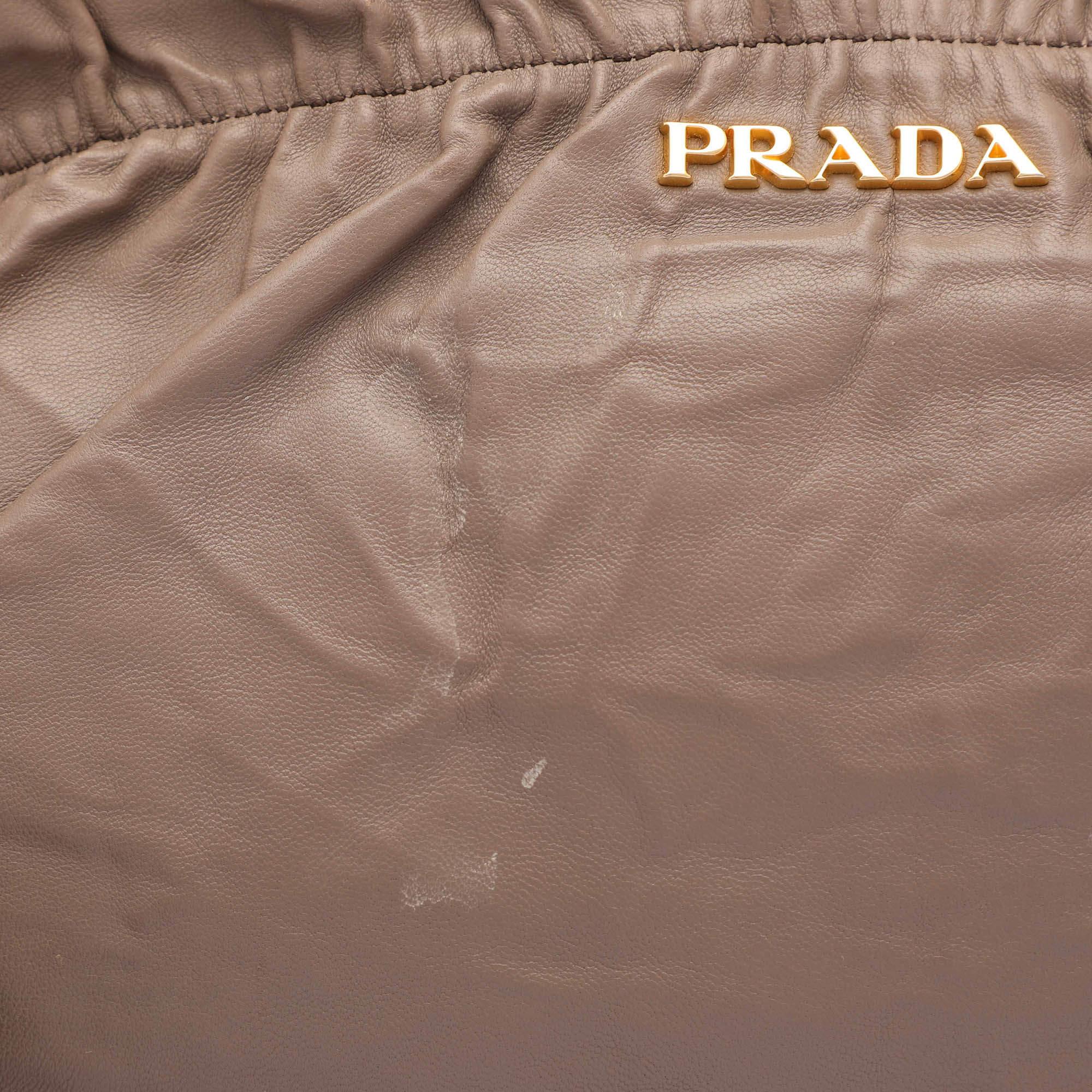 Prada Beige Leather Bow Clutch For Sale 2