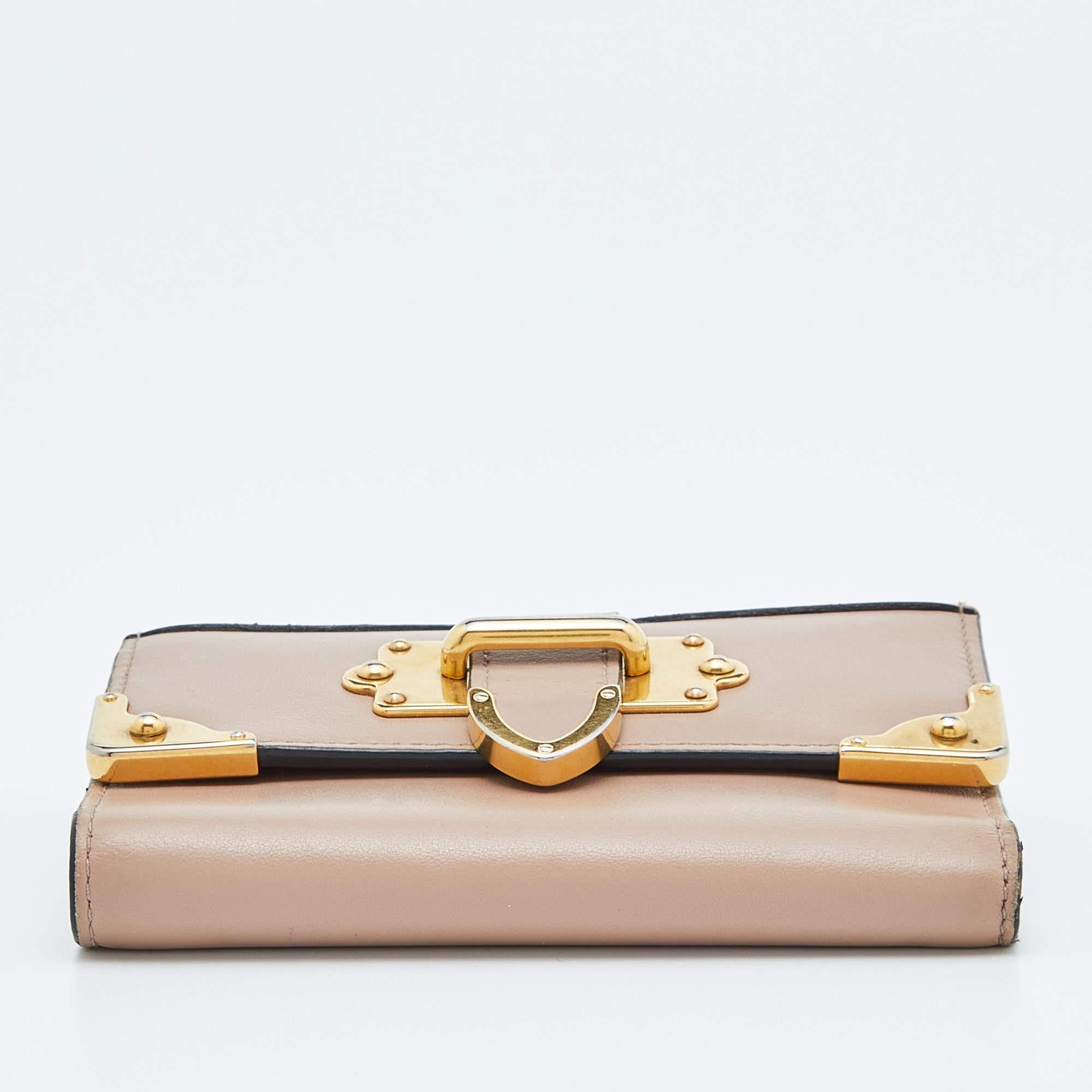 Women's Prada Beige Leather Cahier Trifold Wallet For Sale