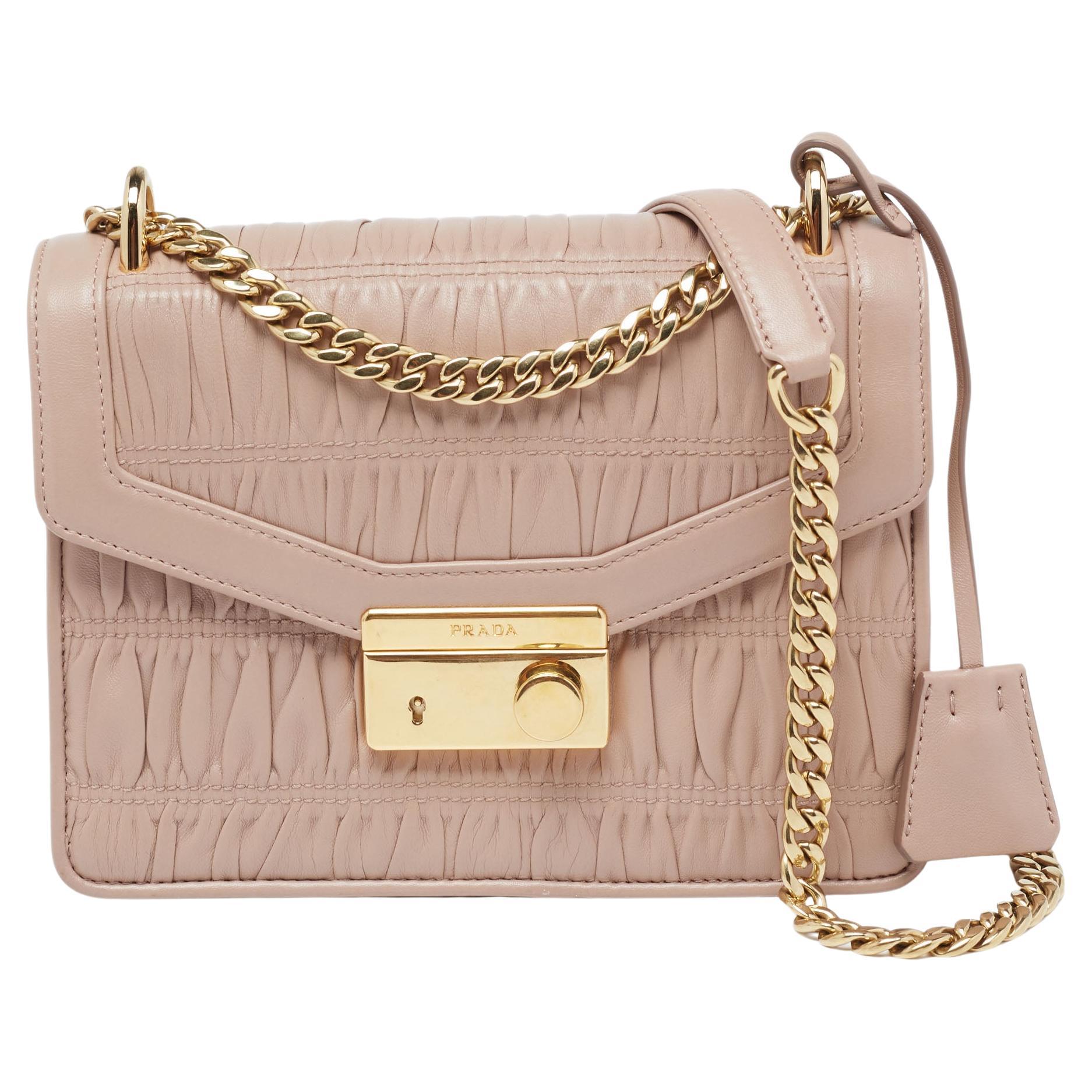 Prada Beige Leder-Umhängetasche mit Gaufre-Kette