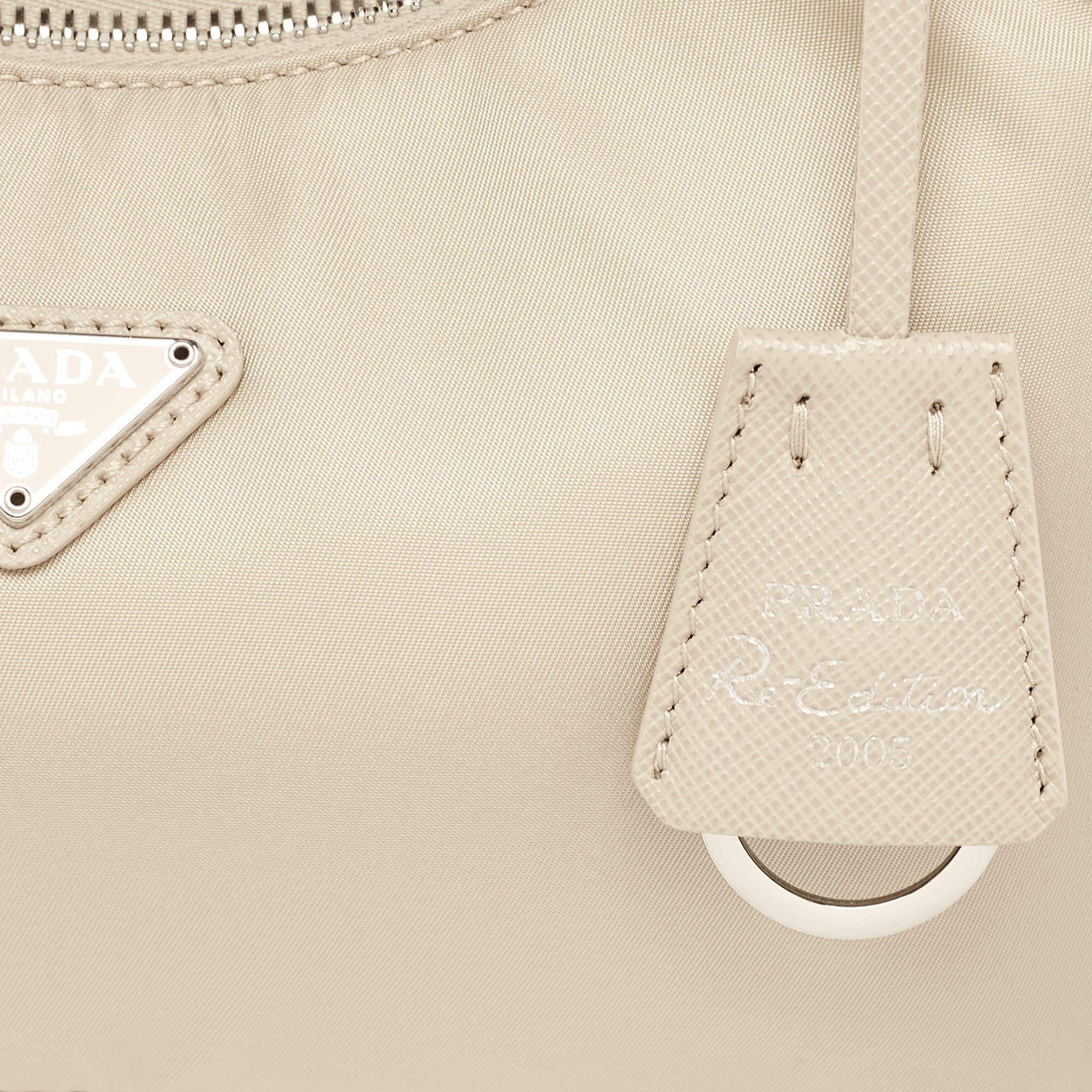 Prada mini sac porté épaule beige en nylon et cuir réédition 2000 en vente 1