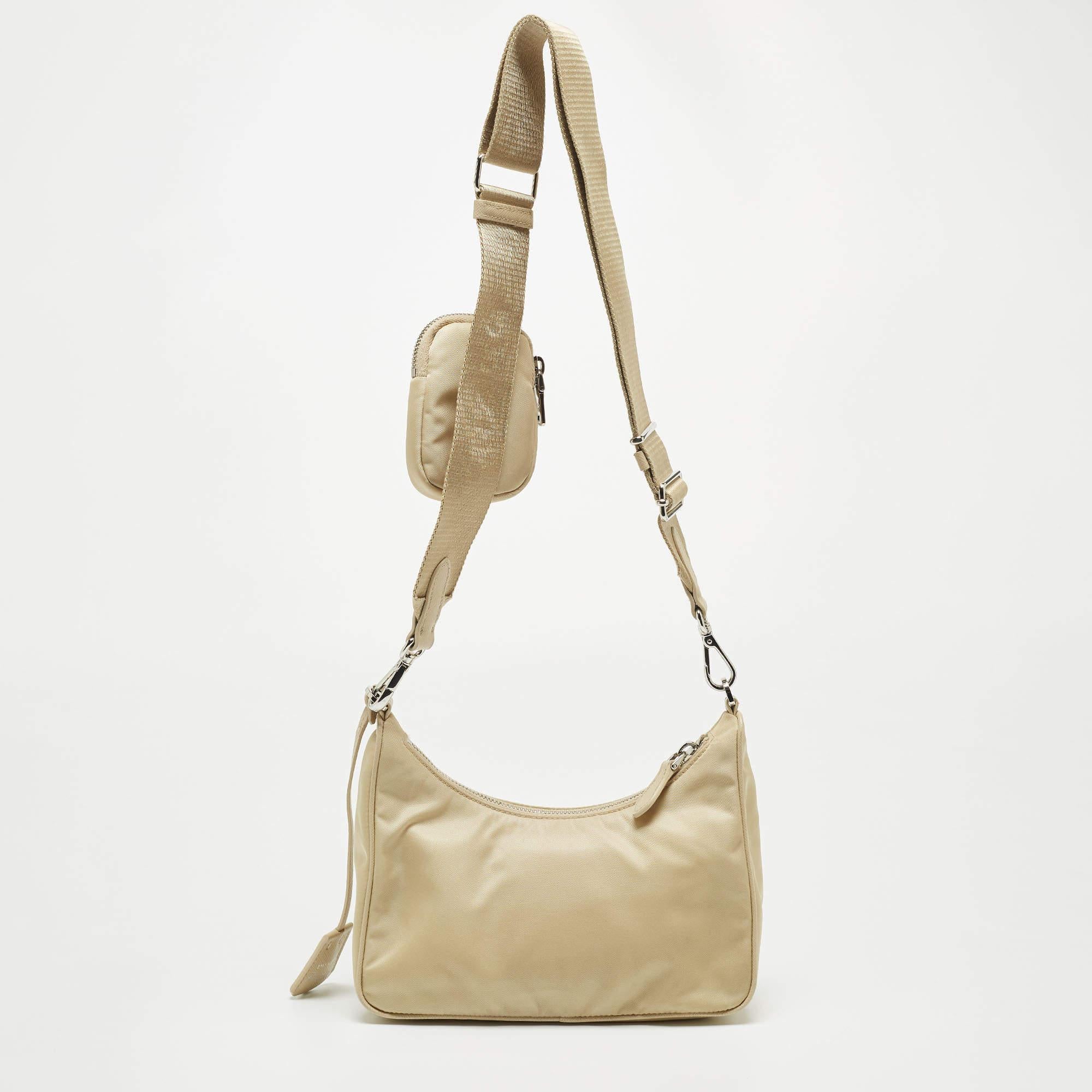 Prada Beige Nylon and Leather Re-Edition 2005 Baguette Bag In Good Condition In Dubai, Al Qouz 2