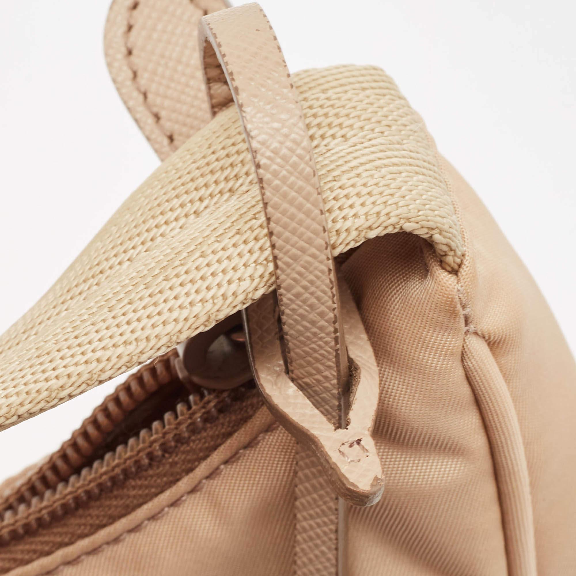 Prada Beige Nylon Re-Edition 2000 Bag 3
