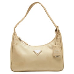 Prada Beige Nylon Re-Edition 2000 Baguette-Tasche aus Nylon