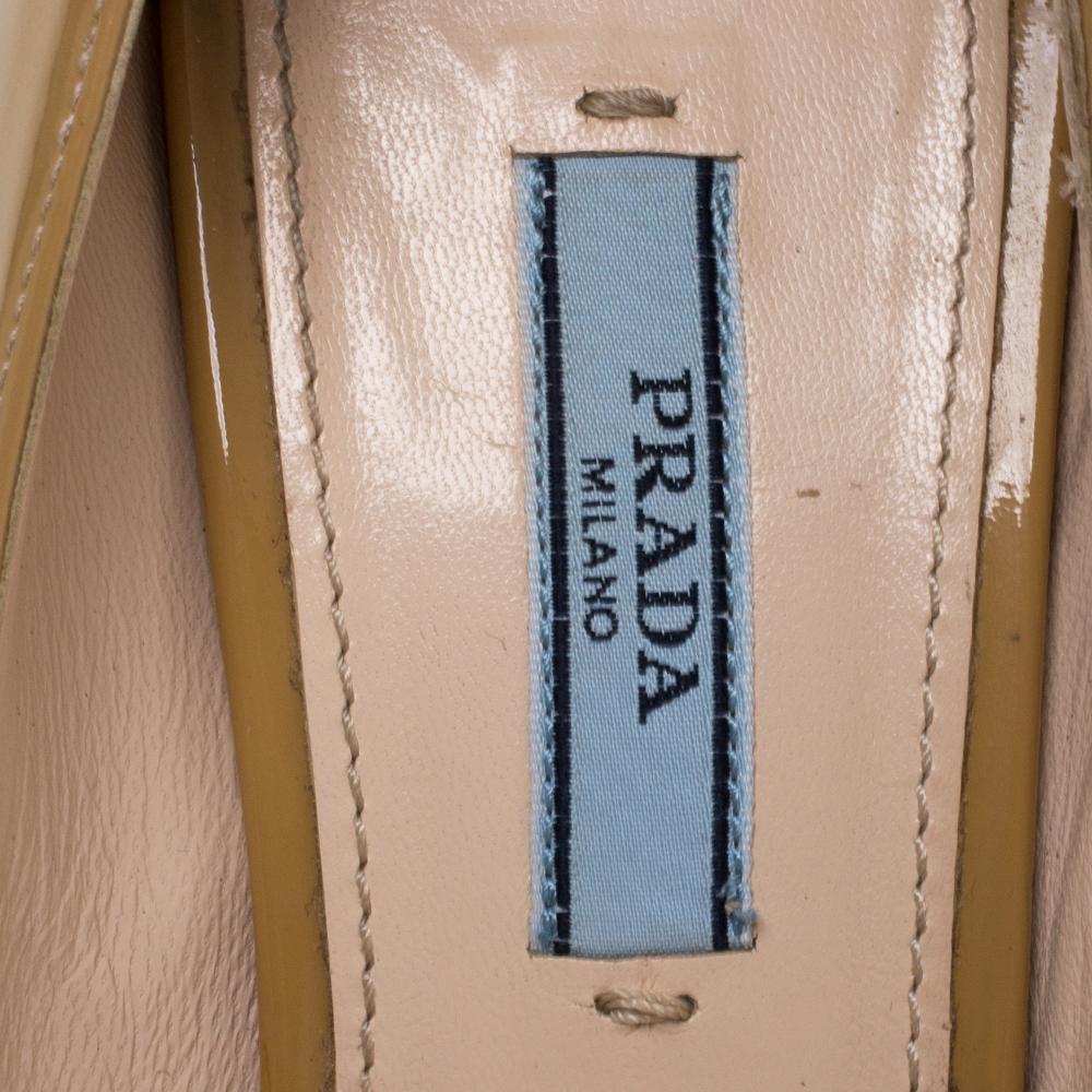 Prada Beige Patent Leather Peep Toe Platform Pumps Size 38.5 In Good Condition In Dubai, Al Qouz 2