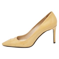 Prada Beige Lackleder Pumps mit spitzer Zehe Größe 39.5