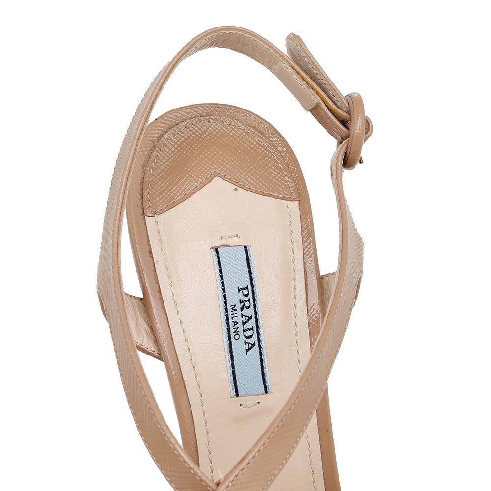 Prada Beige Patent Leather Strappy Platform Sandals Taglia 40 2