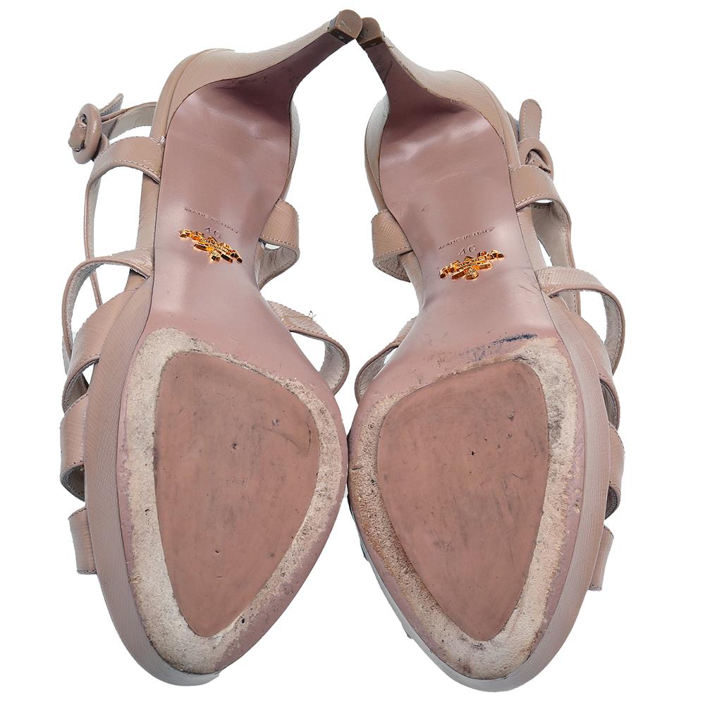 Prada Beige Patent Leather Strappy Platform Sandals Taglia 40 3