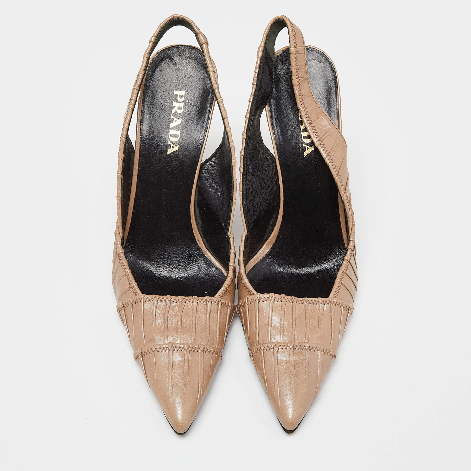 Prada Beige Pleated Leather Slingback Sandals Size 38 In Good Condition In Dubai, Al Qouz 2