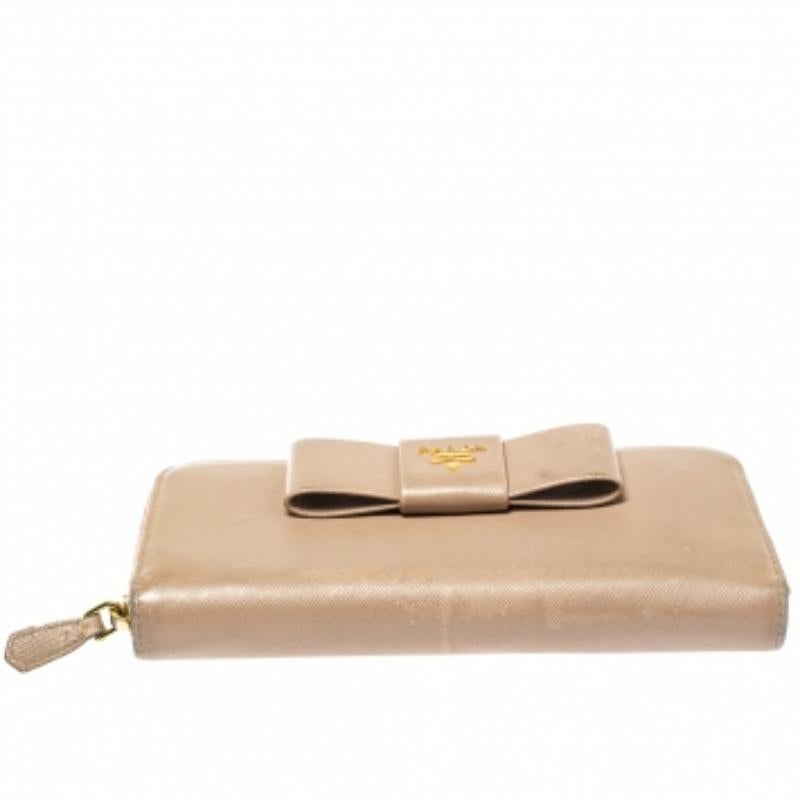 Prada Beige Saffiano Leather Bow Zip Around Wallet For Sale 2