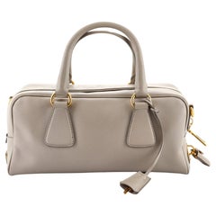Prada Convertible Bauletto-Tasche aus beigefarbenem Saffiano-Leder Ost-West