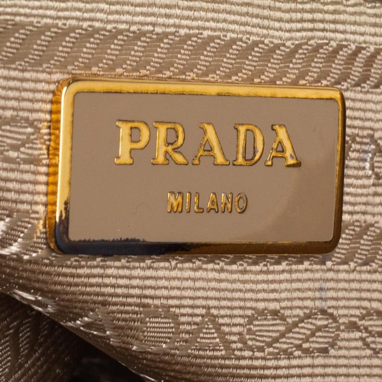 Prada Beige Saffiano Leather Medium Galleria Double Zip Tote For Sale at  1stDibs