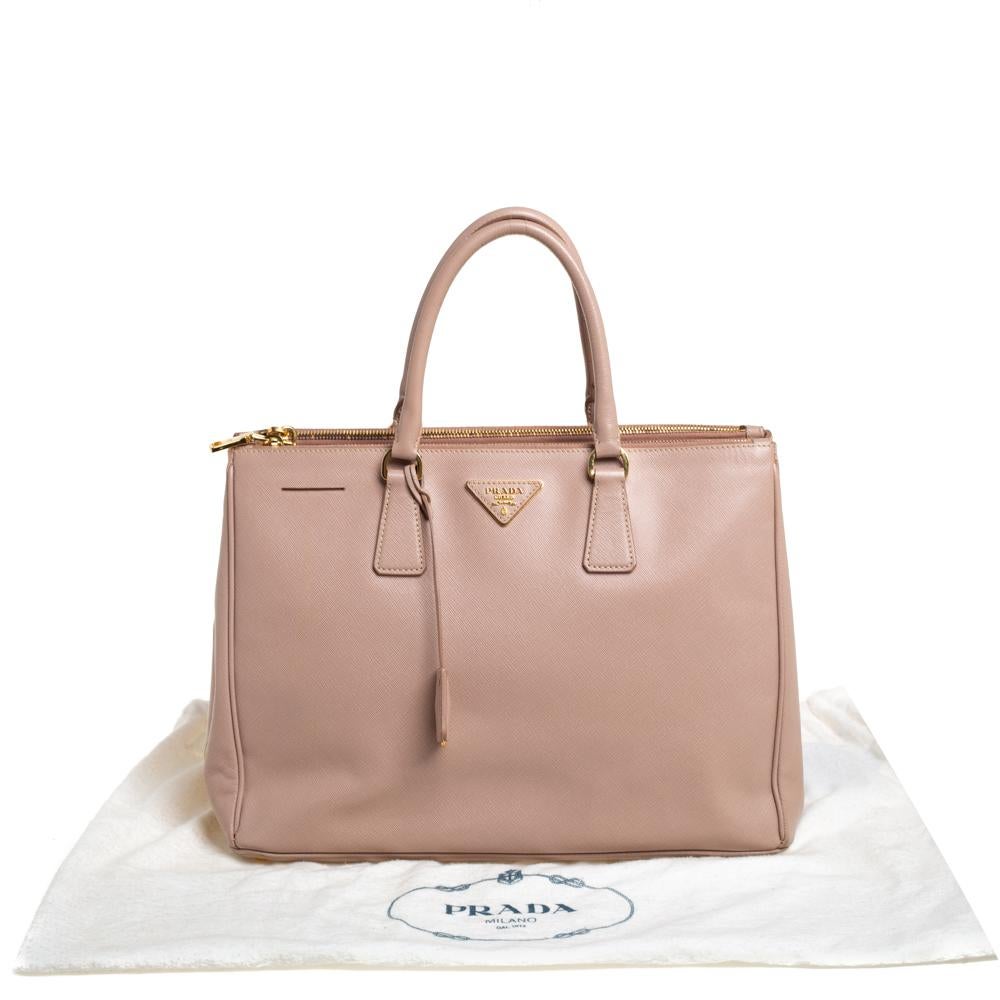 Prada Bolso de piel saffiano beige Galleria mediano con doble cremallera 7