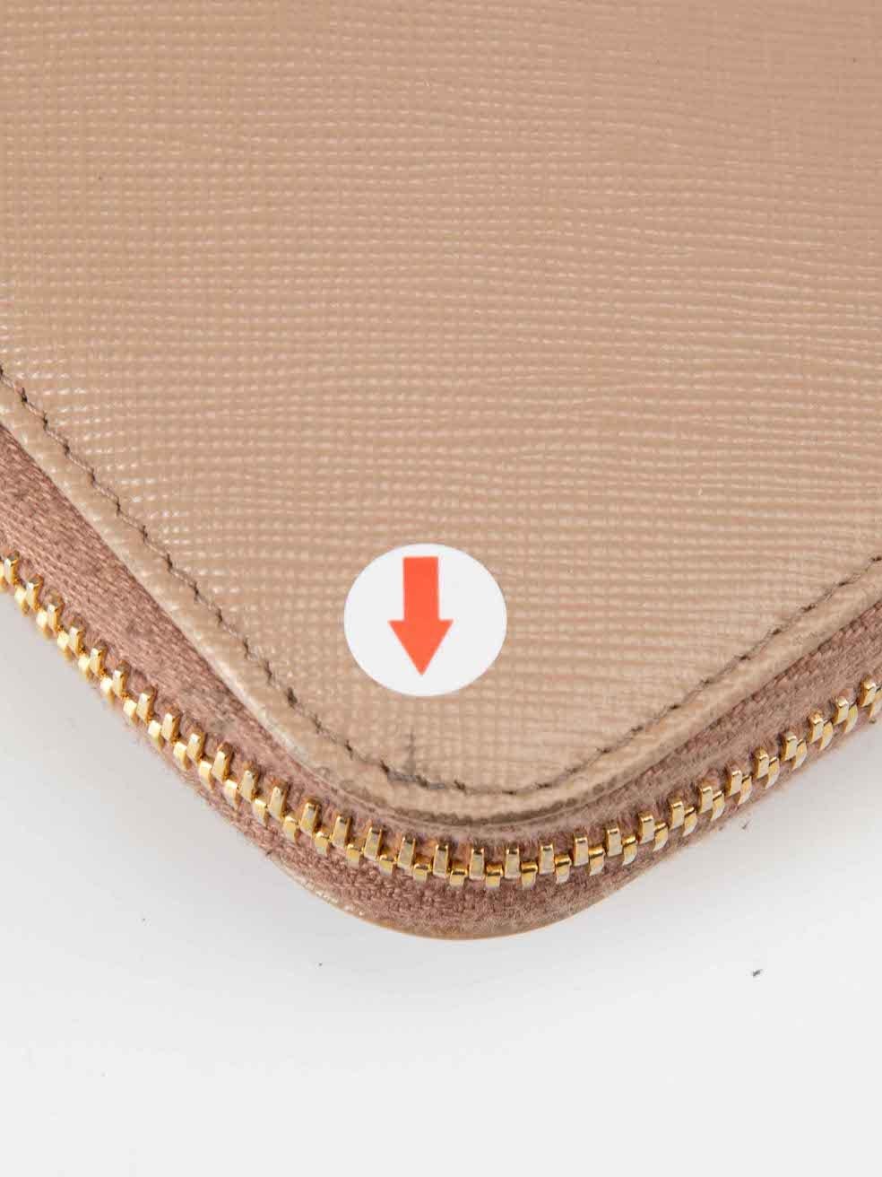 Prada Beige Saffiano Leather Zipped Wallet For Sale 4