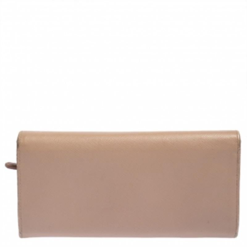 Prada Beige Saffiano Lux Leather Flap Continental Wallet For Sale 2