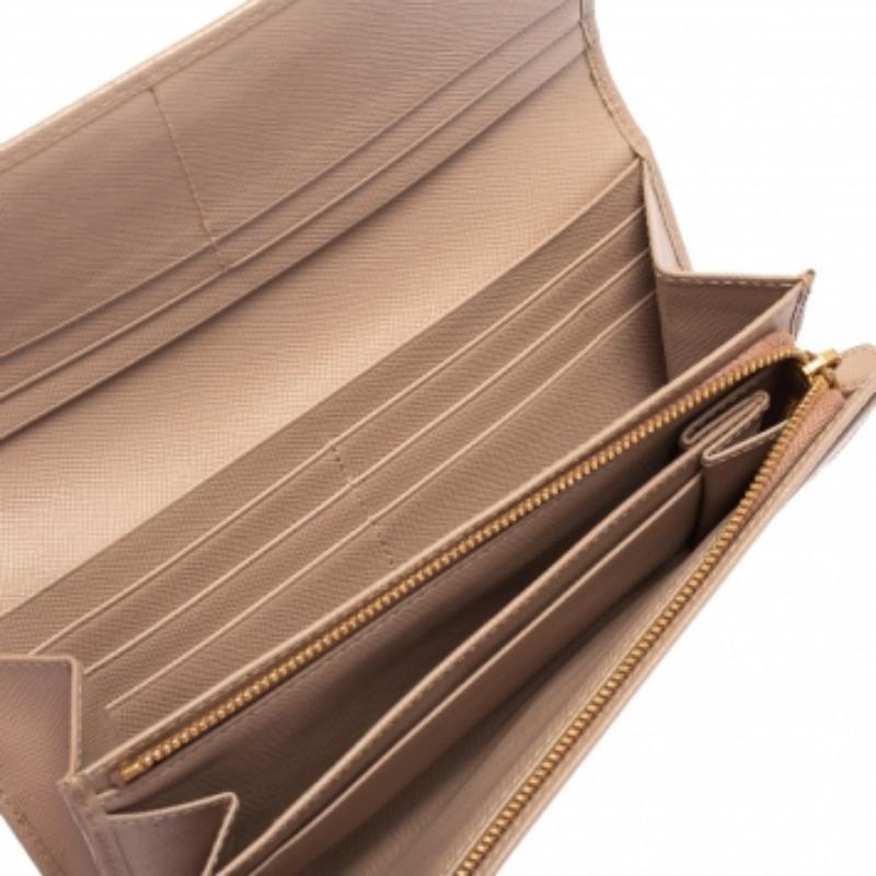 Prada Beige Saffiano Lux Leather Flap Continental Wallet For Sale 3