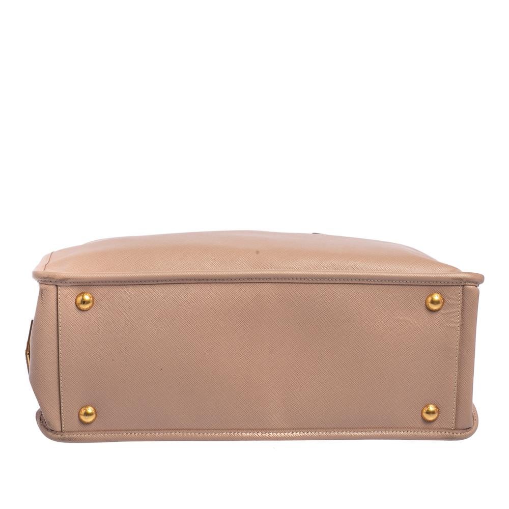 Prada Beige Saffiano Lux Lederrahmen Tote mit doppeltem Reißverschluss 1