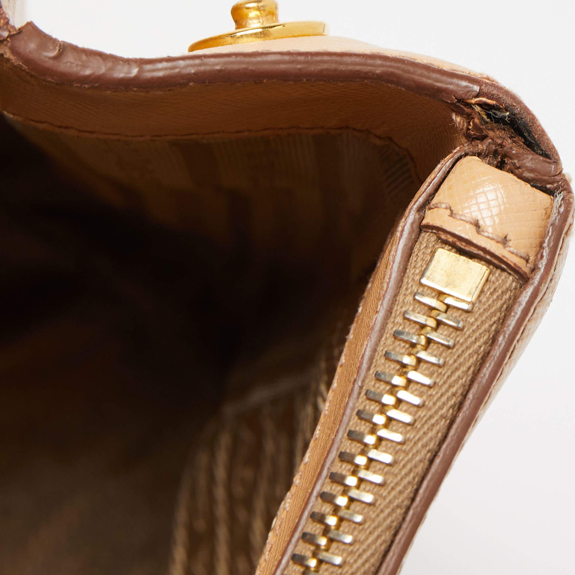 Grand sac cabas Galleria à double fermeture éclair en cuir beige Saffiano Lux de Prada 7