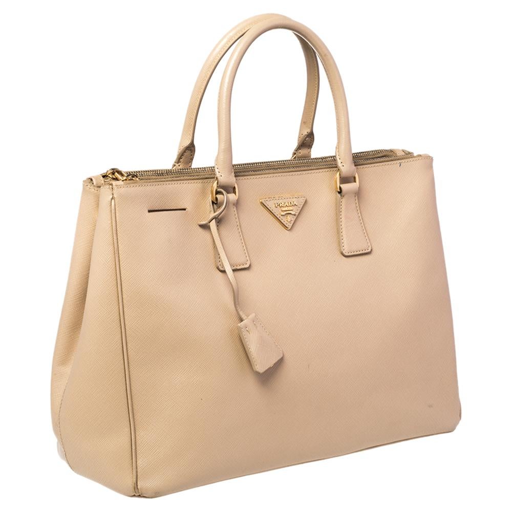 Prada Beige Saffiano Lux Leather Large Galleria Tote In Good Condition In Dubai, Al Qouz 2