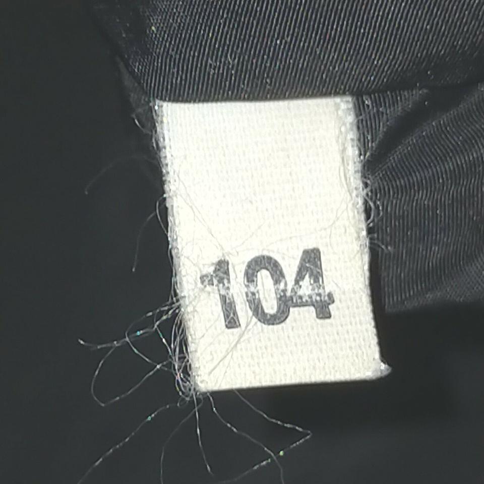GOOD CONDITION
(7/10 or B)

(Outside) Noticeable rub on the leather parts

(Outside) Noticeable stain partially

(Shoulder) Minor rub near the root of the shoulder strap

(Bottom) Noticeable rub at the corner of the bottom

(Inside) Minor rub on the