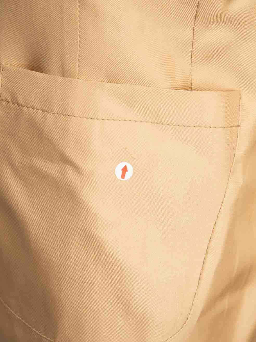Prada Giacca Blazer monopetto in seta beige taglia M. In condizioni buone in vendita a London, GB