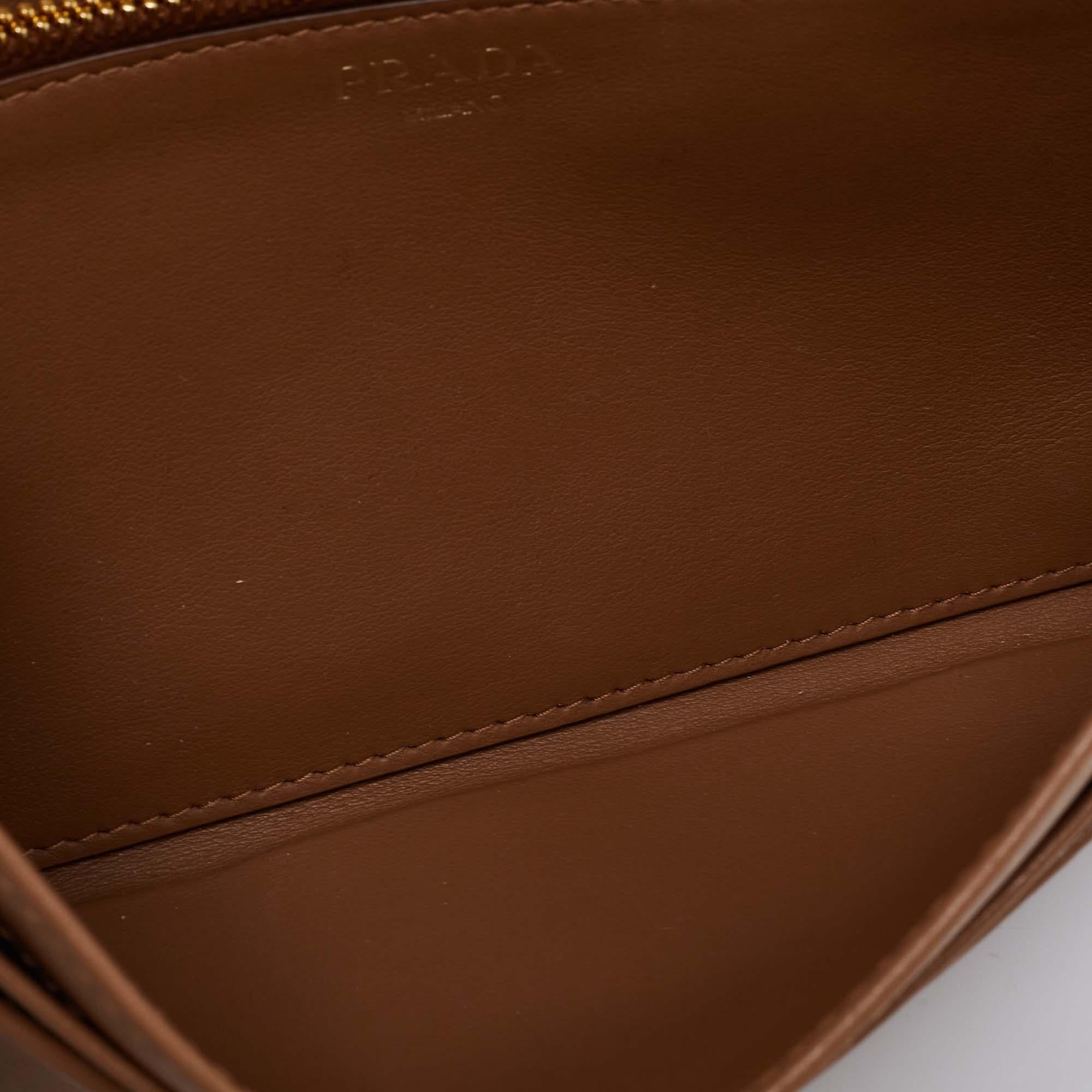 Prada Beige Vitello Move Leather Wallet on Chain 1