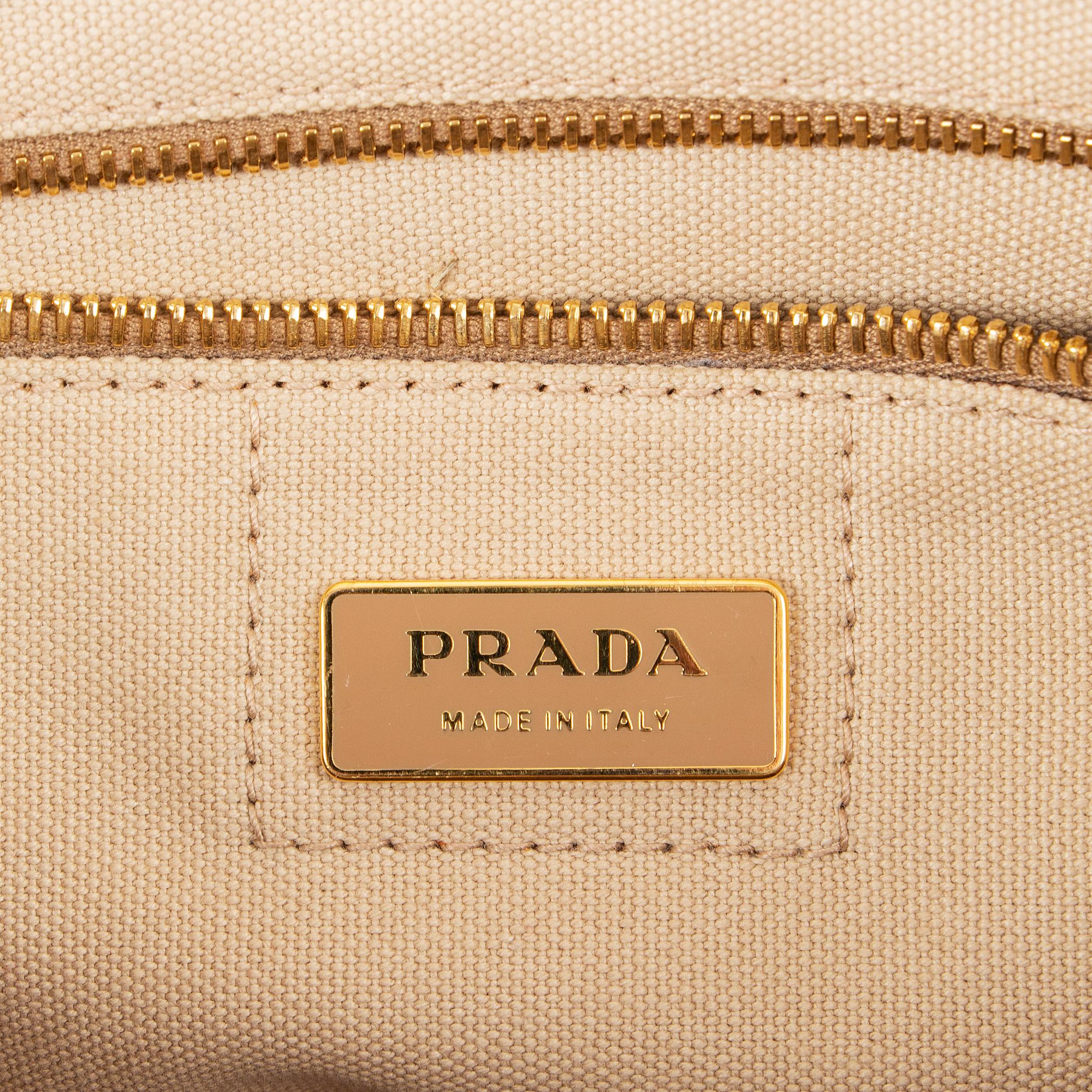 PRADA beige & yellow FLORAL canvas CANAPA Tote Bag In Excellent Condition In Zürich, CH