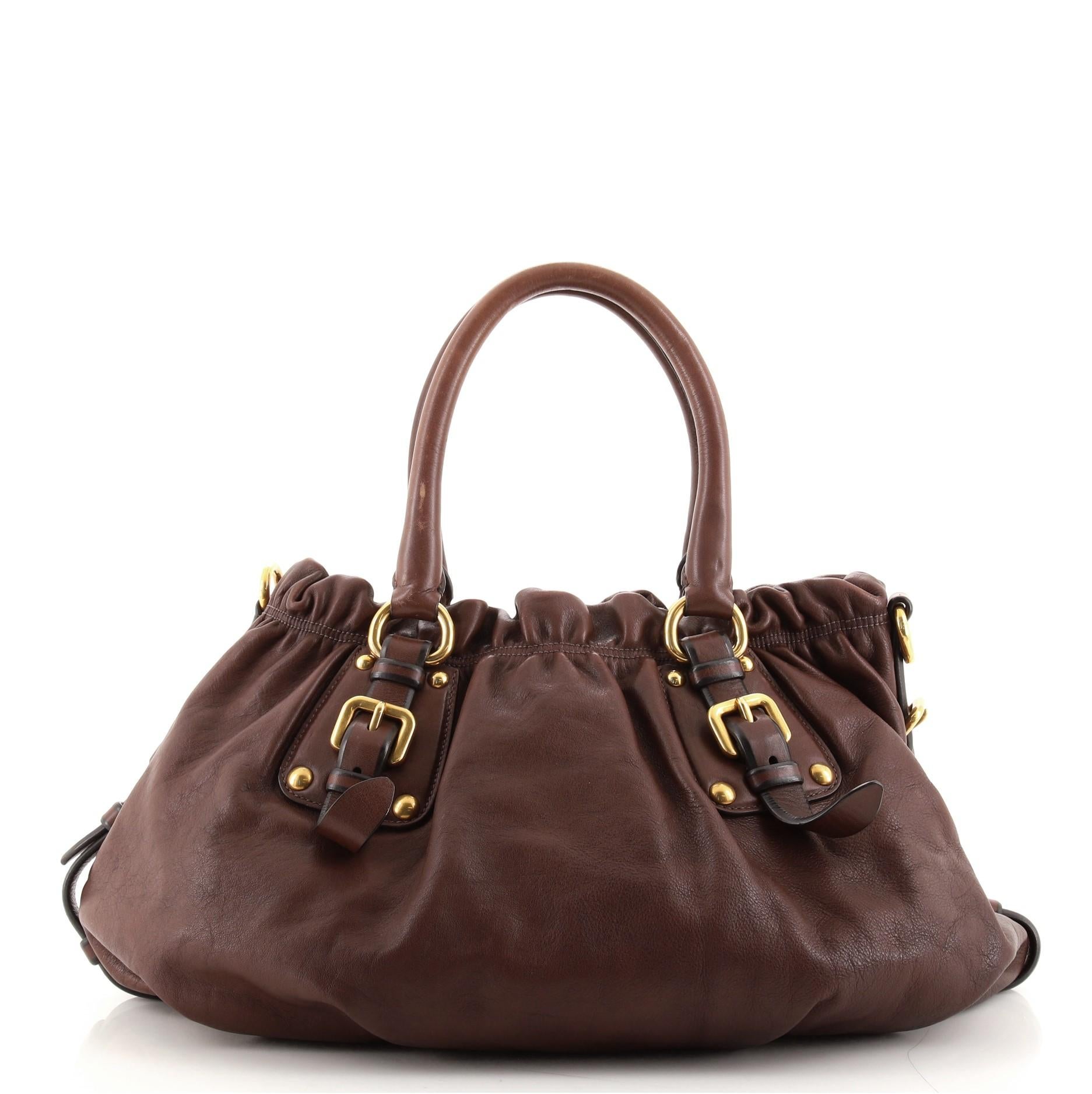 Prada Umwandelbare Schultertasche aus weichem Kalb Medium mit Gürtel (Schwarz)