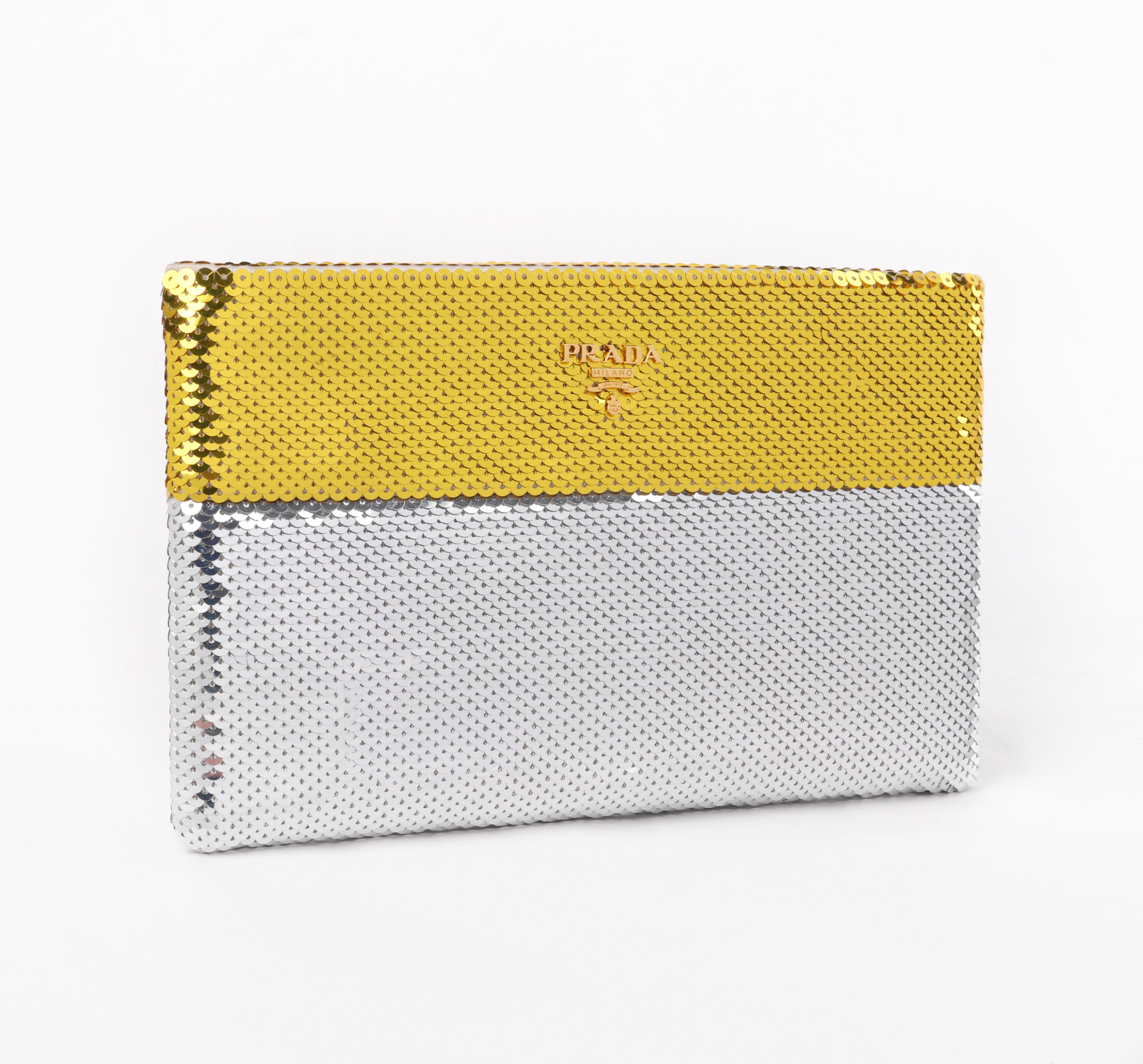 Subasta Tan France Pick

PRADA Bolso de doble tono de lentejuelas bicolor amarillo dorado plateado con cierre de cremallera
 
Marca/Fabricante: Prada
Estilo: Bolso con cremallera
Color(es): tonos amarillos, plateados y dorados (exterior); rosa claro
