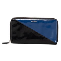 Vintage prada wallet hotsell