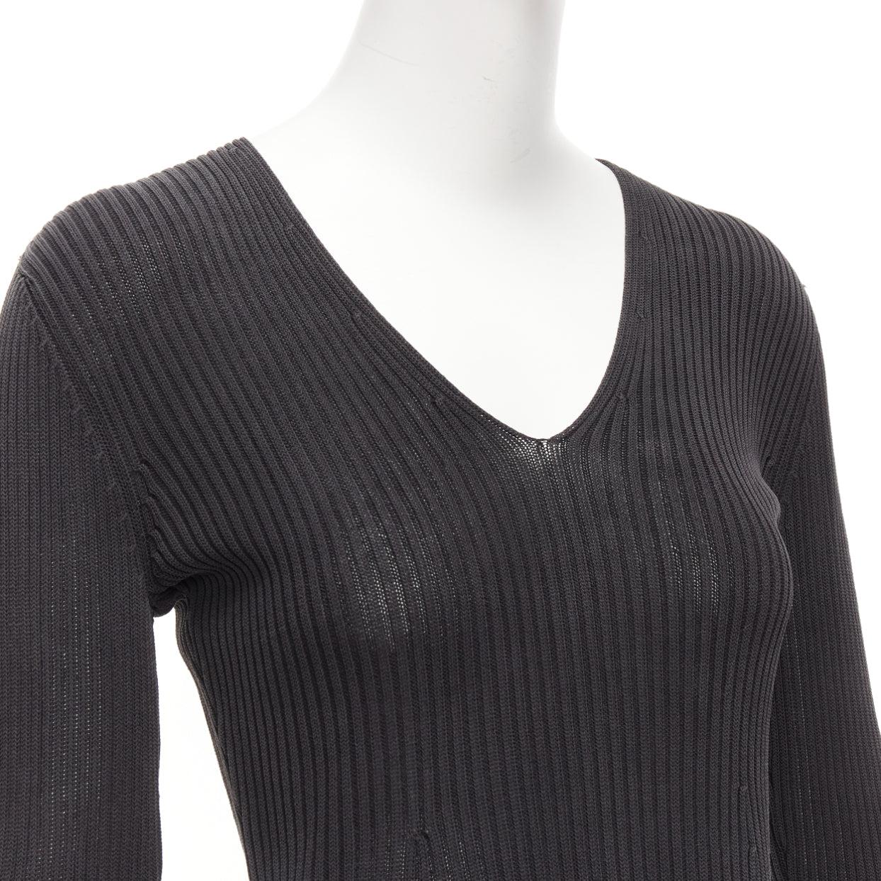 PRADA black 100% silk classic minimal ribbed Vneck long sleeve top IT42 M
Reference: GIYG/A00254
Brand: Prada
Designer: Miuccia Prada
Material: Silk
Color: Black
Pattern: Solid
Closure: Pullover
Made in: Italy

CONDITION:
Condition: Excellent, this