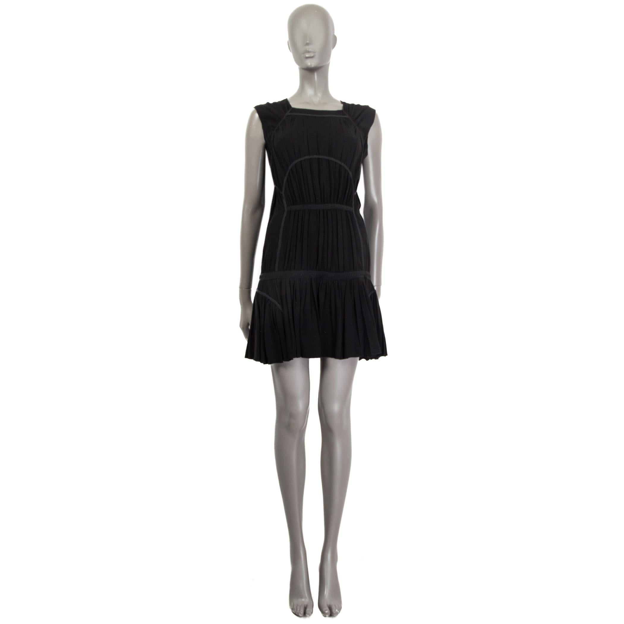 100% authentic Prada sleeveless panelled dress in black acetate (78%) and polyester (22%). Features gathering and cap sleeves. Unlined. Has been worn and is in excellent condition.

Measurements
Tag Size	38
Size	XS
Bust	76cm (29.6in) to 104cm
