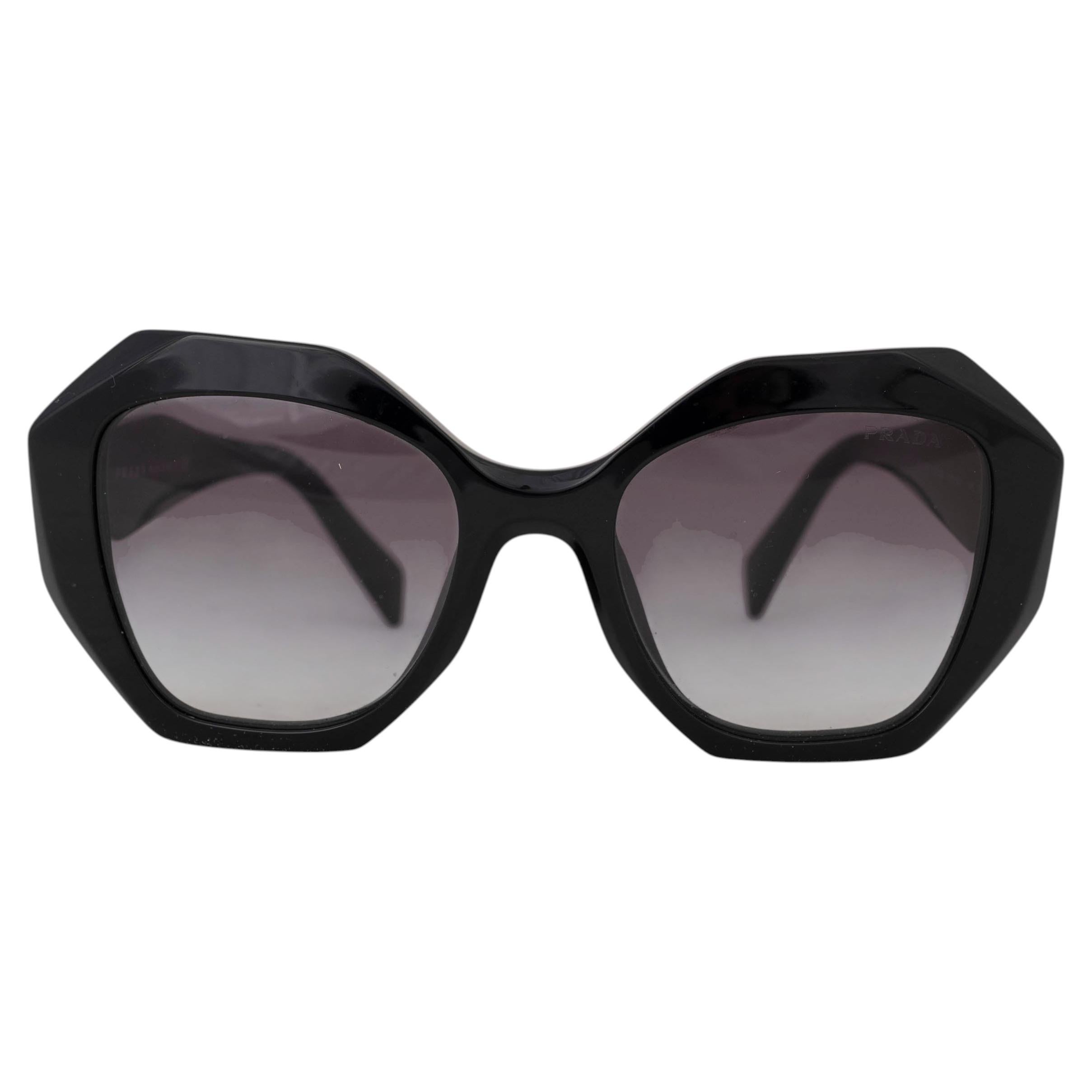 PRADA schwarzes Acetat GEOMETRIC Sonnenbrille SPR16W