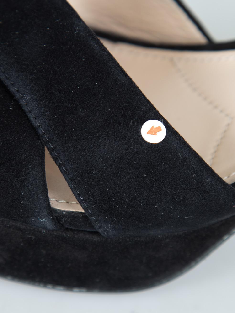 Prada Sandales en daim à lanières noires Taille IT 38 en vente 5