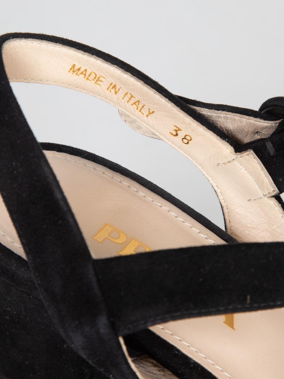 Prada Sandales en daim à lanières noires Taille IT 38 en vente 1