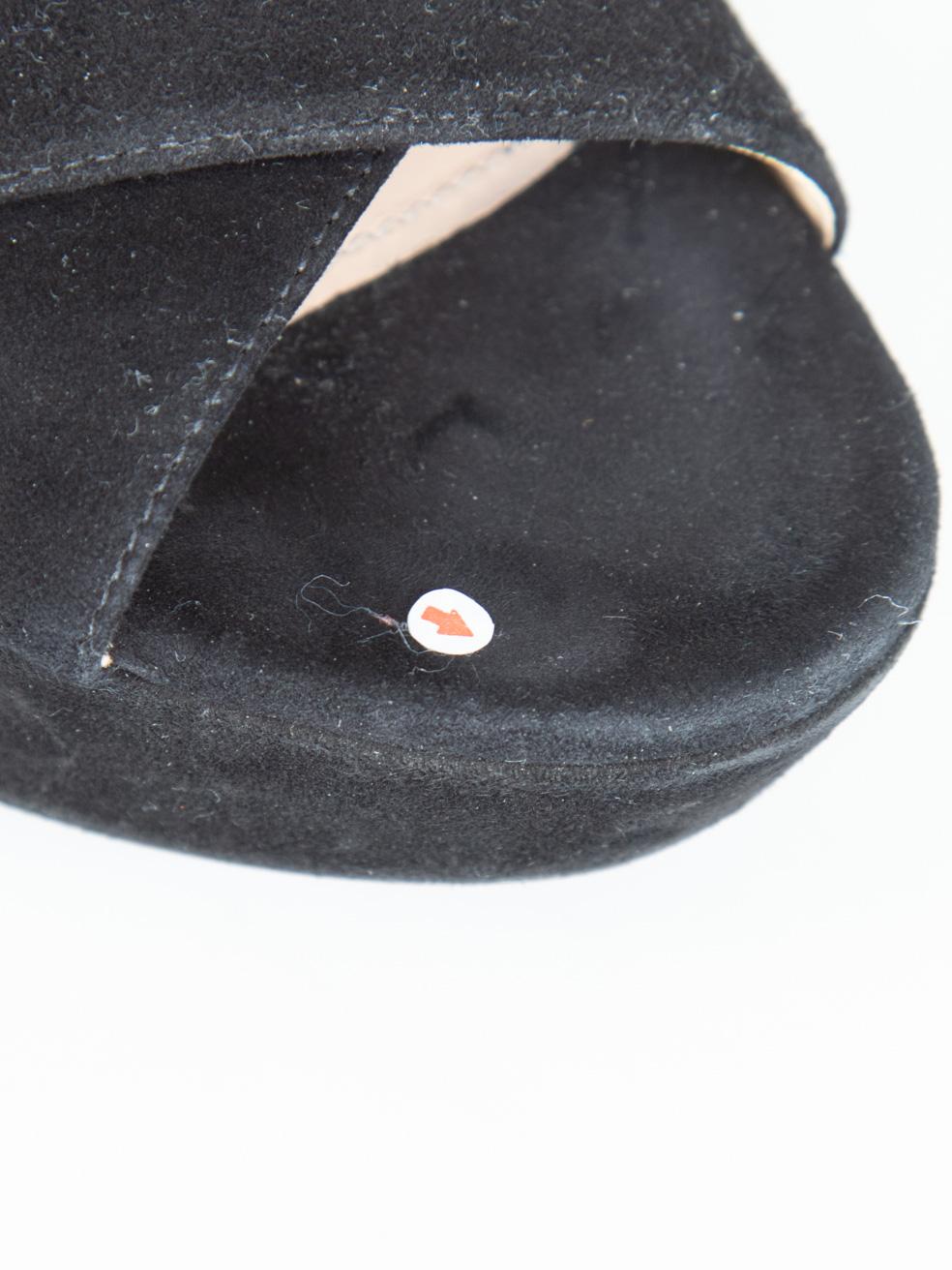 Prada Sandales en daim à lanières noires Taille IT 38 en vente 3