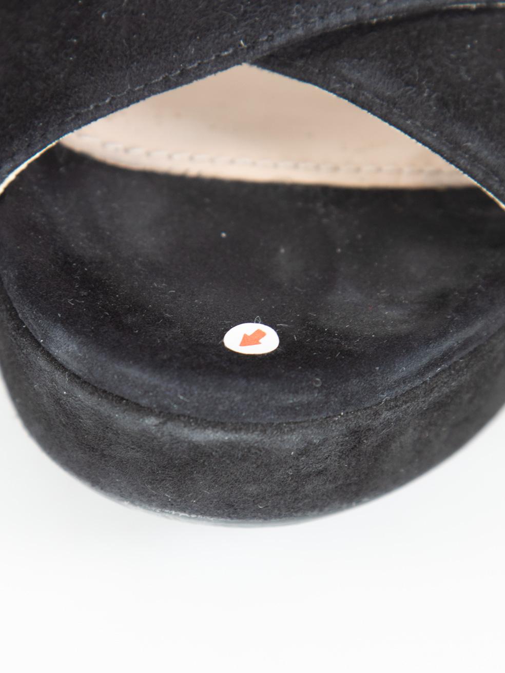 Prada Sandales en daim à lanières noires Taille IT 38 en vente 4