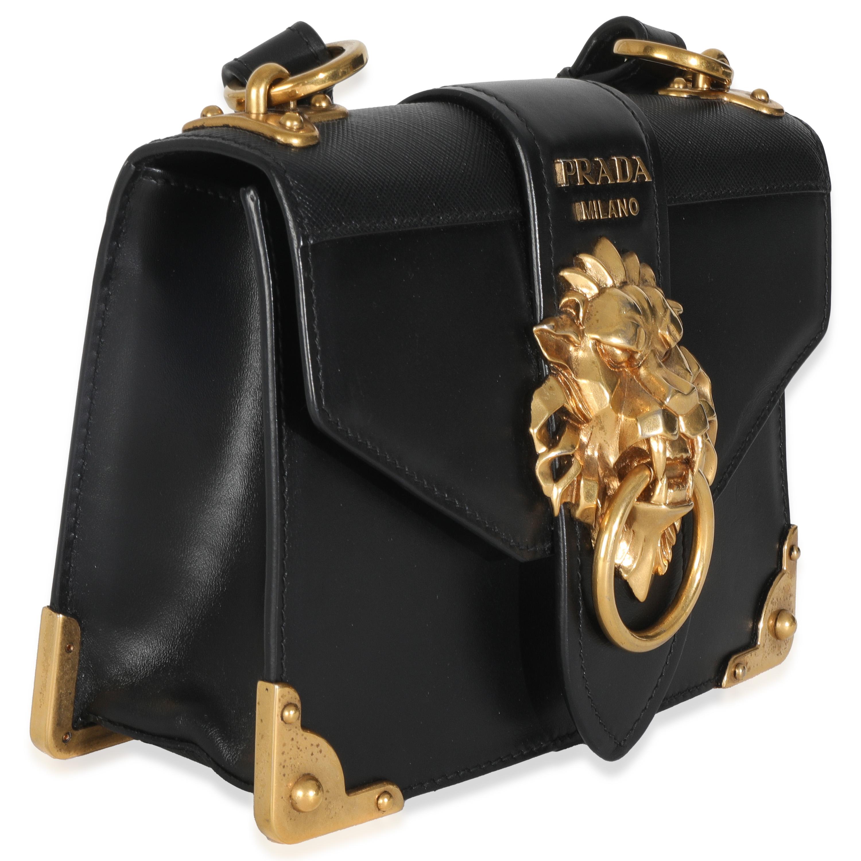 Nero Borsa a tracolla Prada Antic Soft Saffiano Testa di leone nera Cahier in vendita