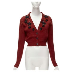 PRADA cardigan cropped en laine rouge avec applications florales et perles, noir IT44 L