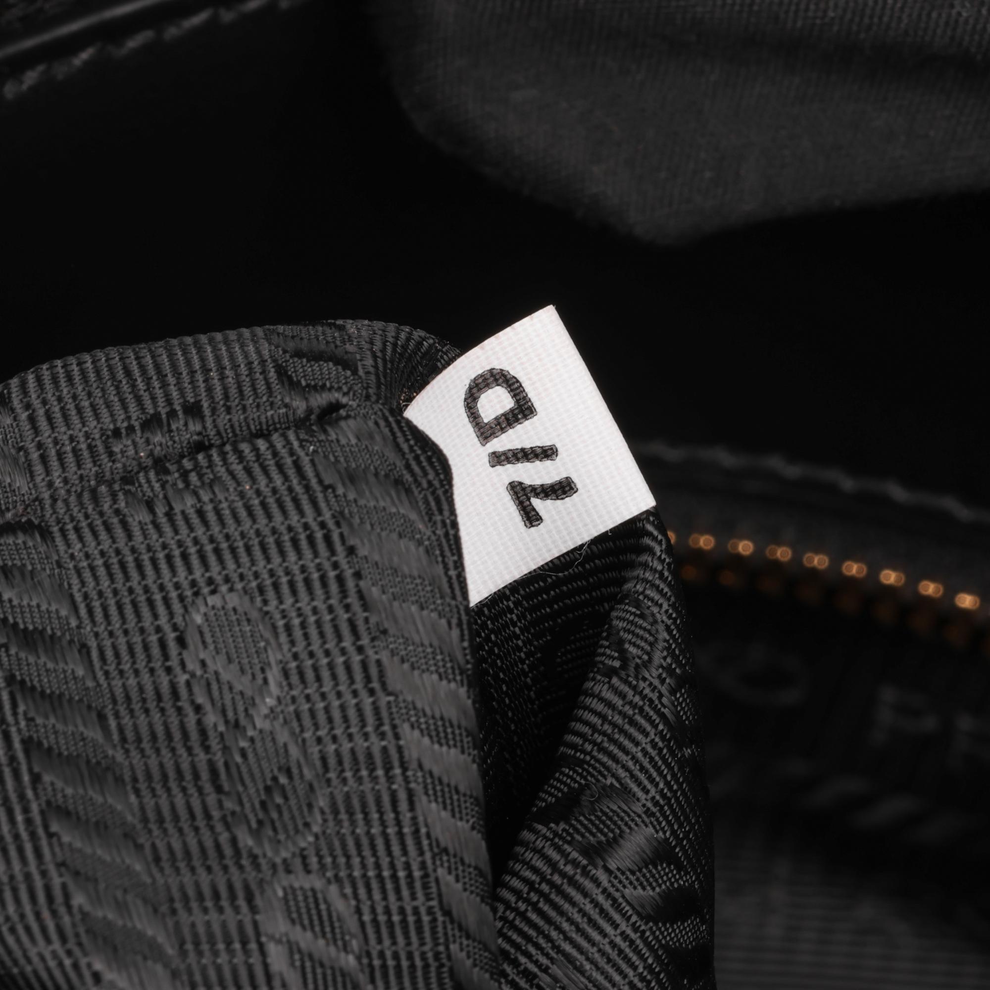 PRADA Black & Beige Embroidered Fabric Small Symbole in vendita 5